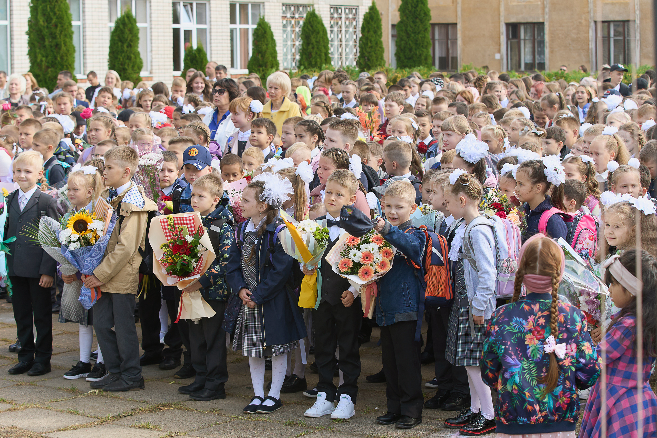 Фото на 1 сентября в Заволжье, Городце. 1 класс. Школьный фотограф. Фотограф в Заволжье Алексей Шабалин