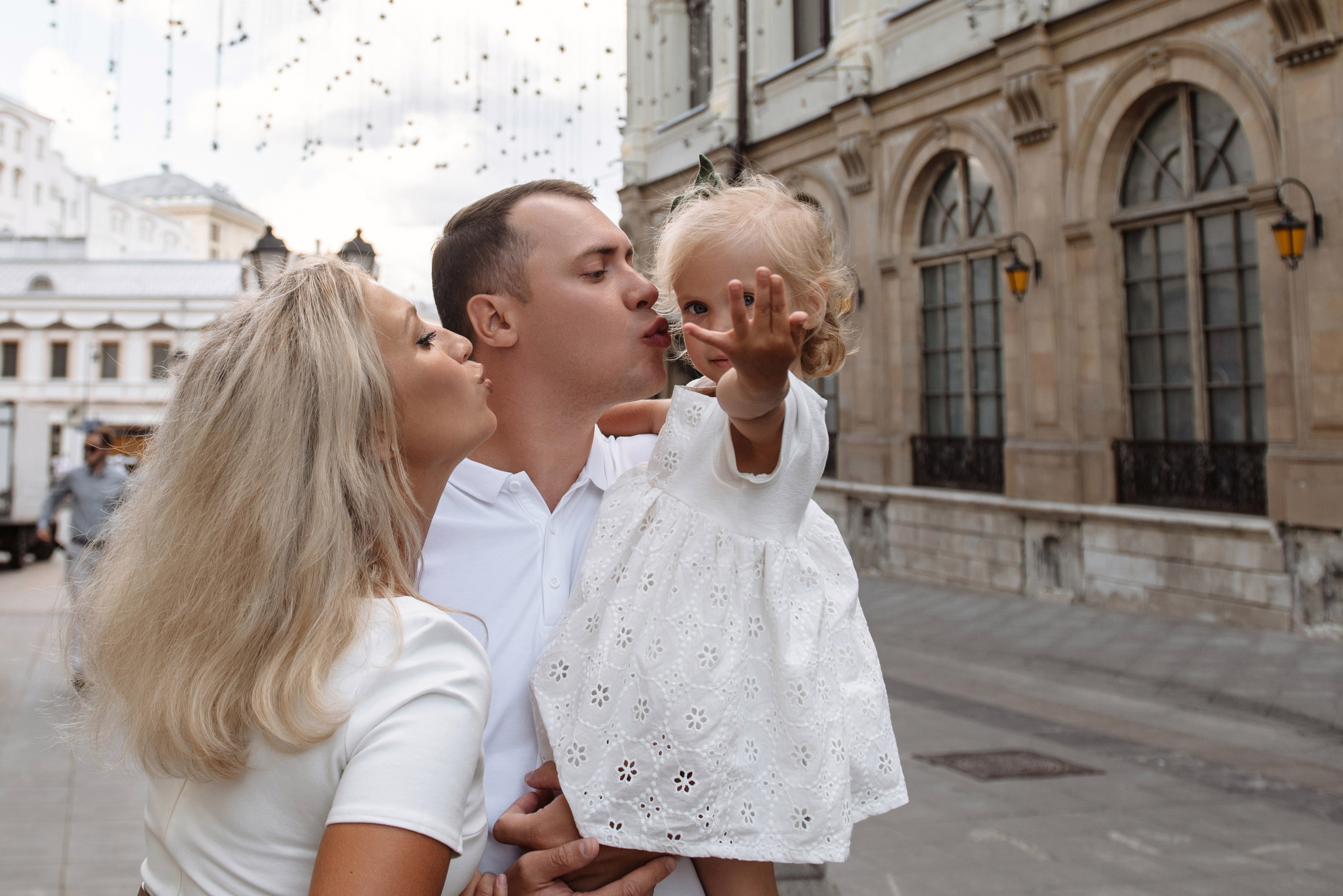 Миллионы глаз смотрят на нас.спустя 5 лет). Свадебный фотограф и визажист в Москве Кристина Палько