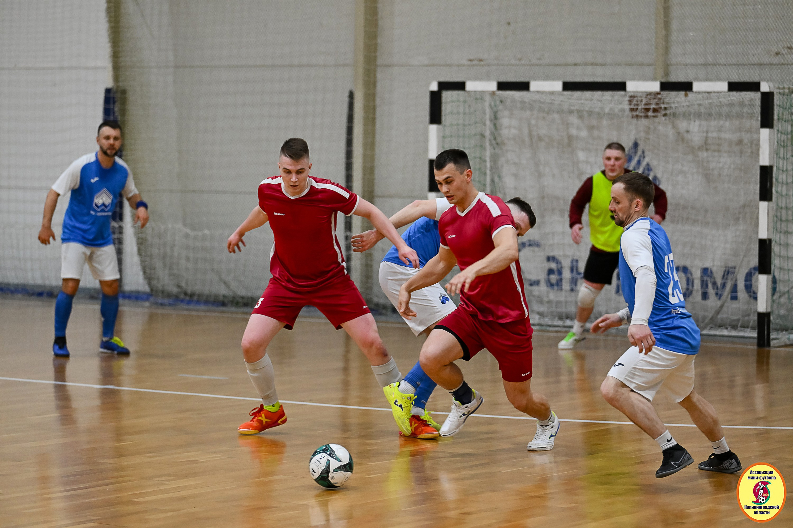 Корпоративная Бизнес Лига по футзалу — Весна 2026. VIBECITY.RU Вайб Сити Ру Фоторепортажи Фотоотчеты Калининград