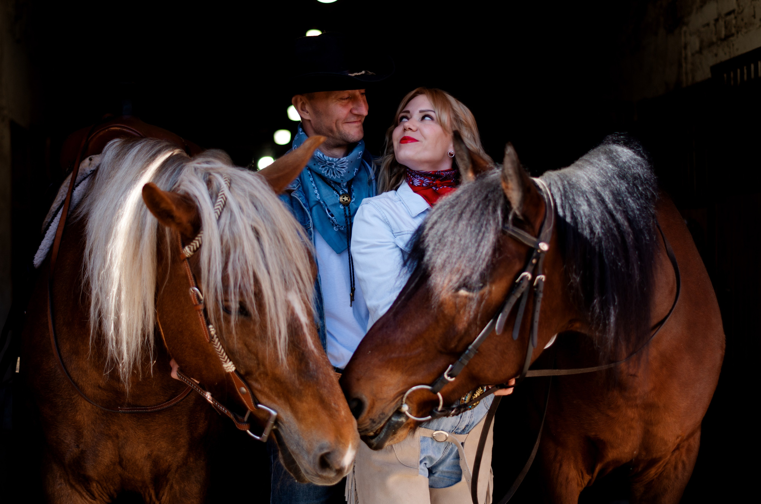 Western. Фотограф Марина Доглядная Челябинск фотосессии с лошадьми, мотоциклами