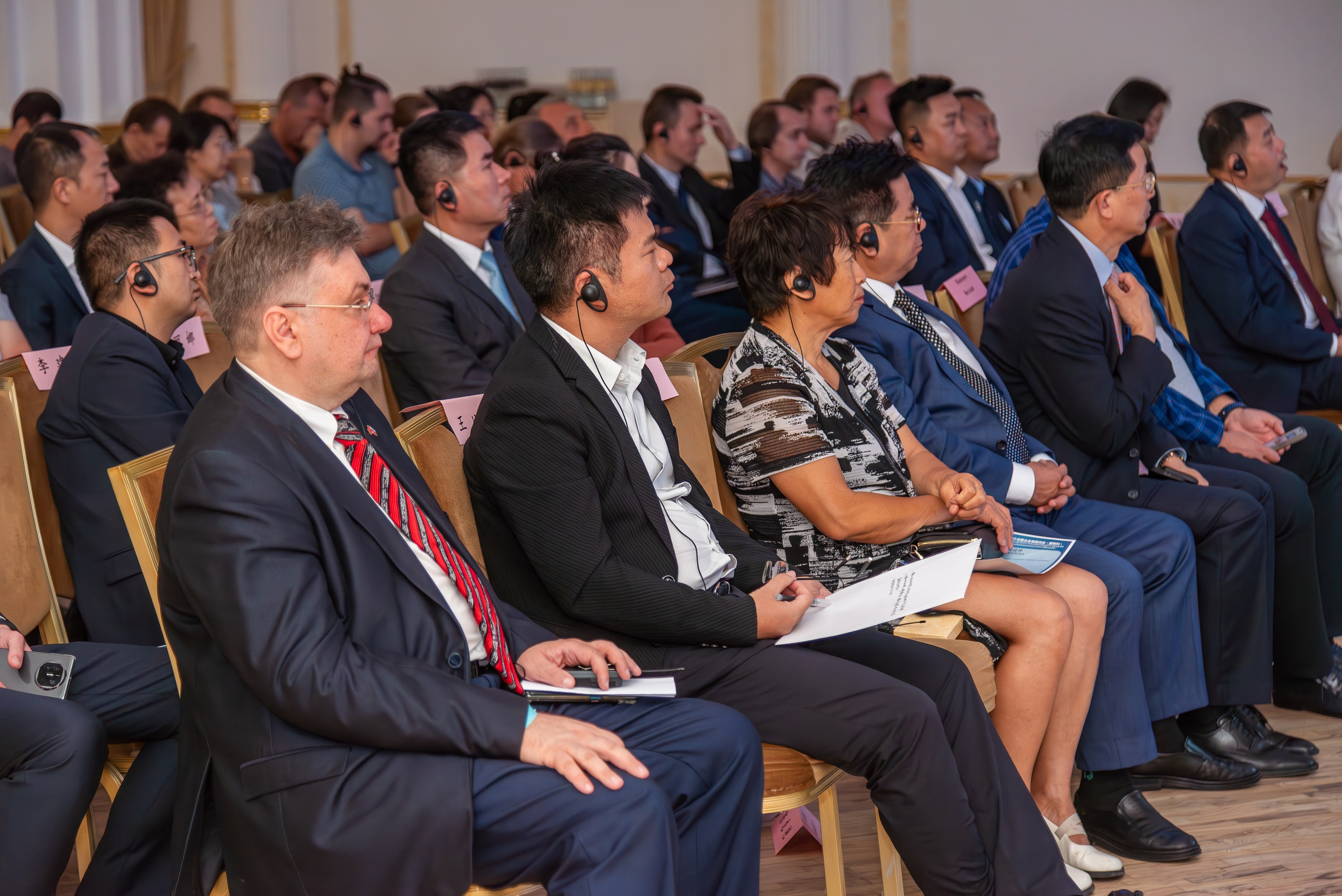 Репортажный фотограф на Бизнес Конференцию,  г.Москва,. Интерьерный & Репортажный фотограф Озеров Денис, г. Москва