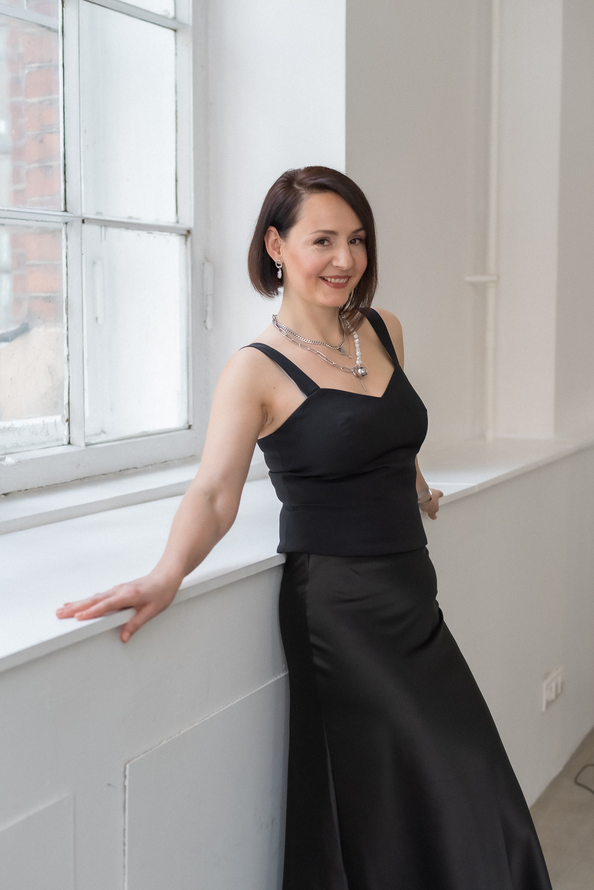 Портрет в минималистичной студии. КОНТЕНТ |БРЕНД фотограф Санкт-Петербург — Жанна Олтаржевская