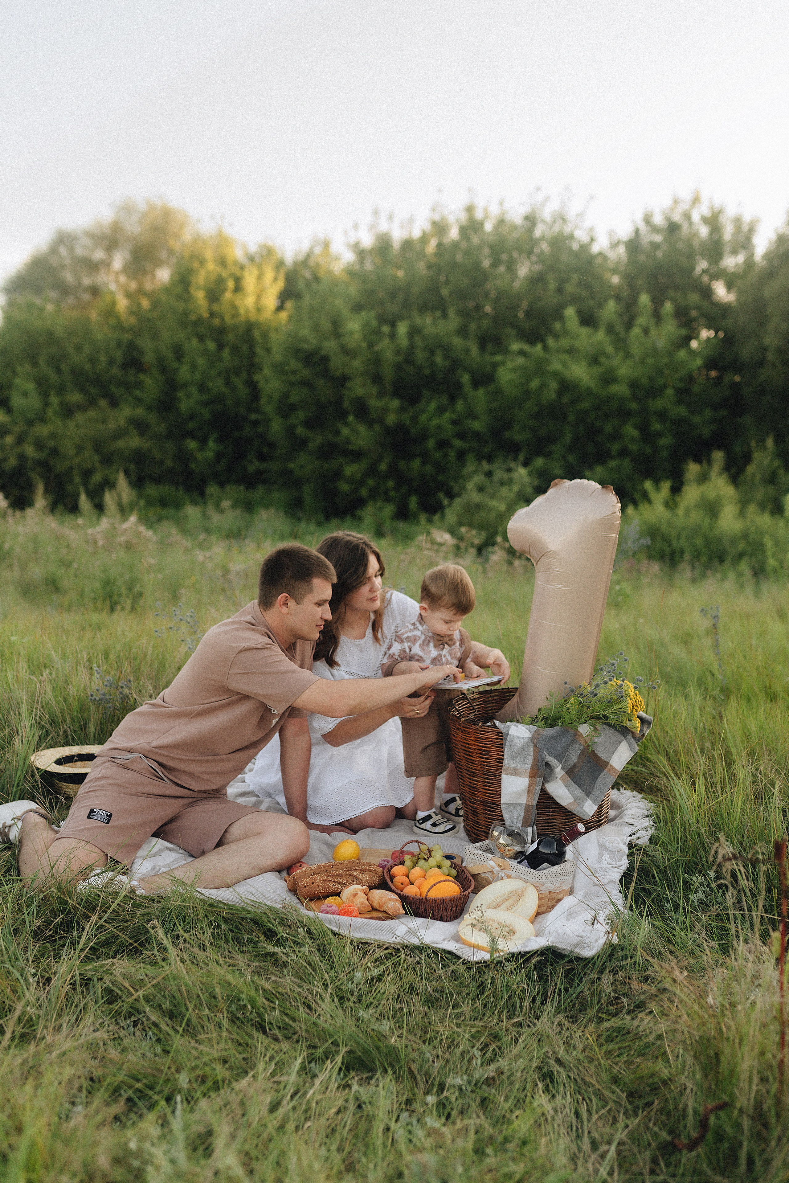 Светлана, Сергей и Женя | Семейная съемка на закате. Фотограф Карина Шмулёва. Воронеж и область