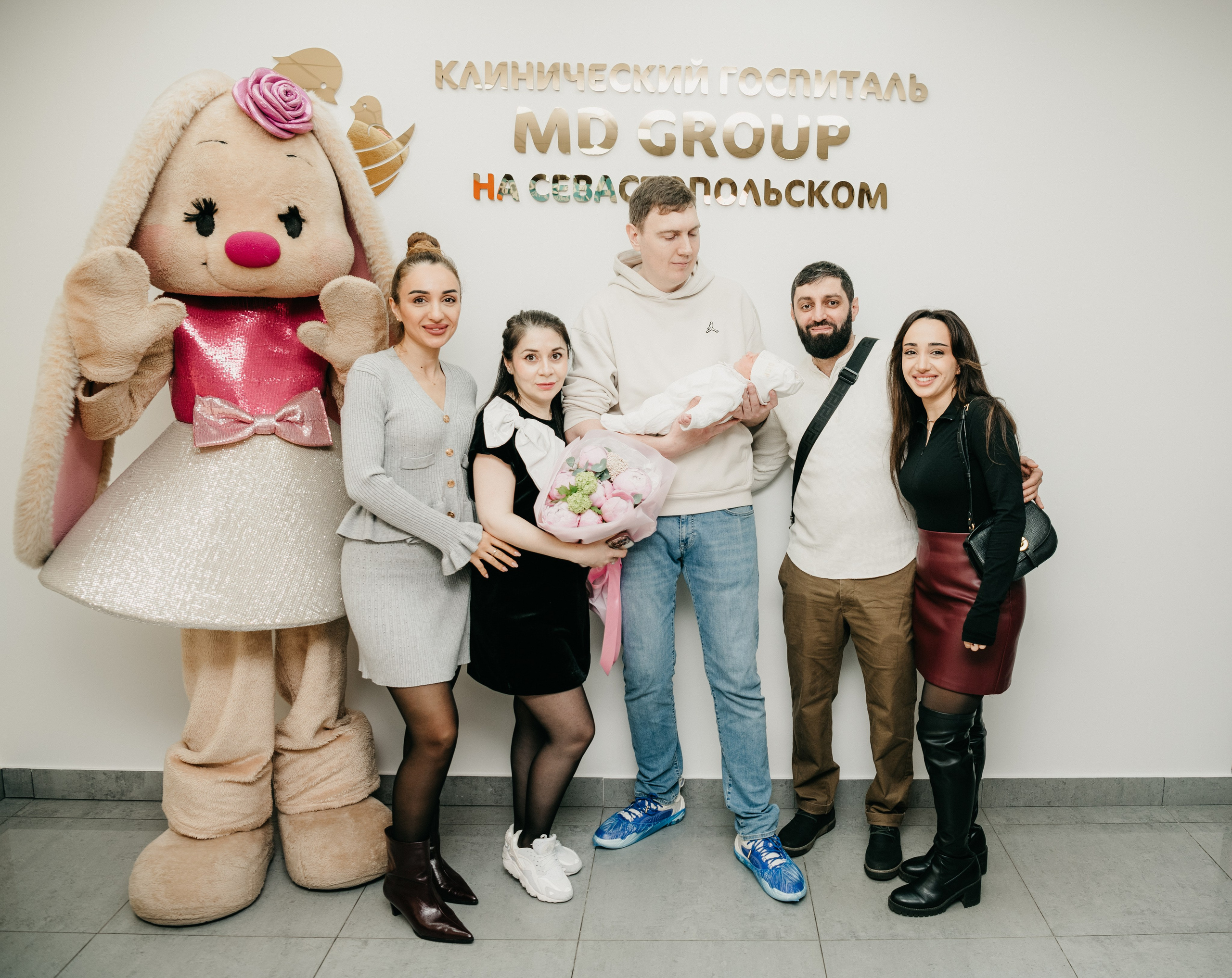 Выписка Евы. Мать и дитя на Севастопольском. Фотограф на выписку из роддома в Москве и МО