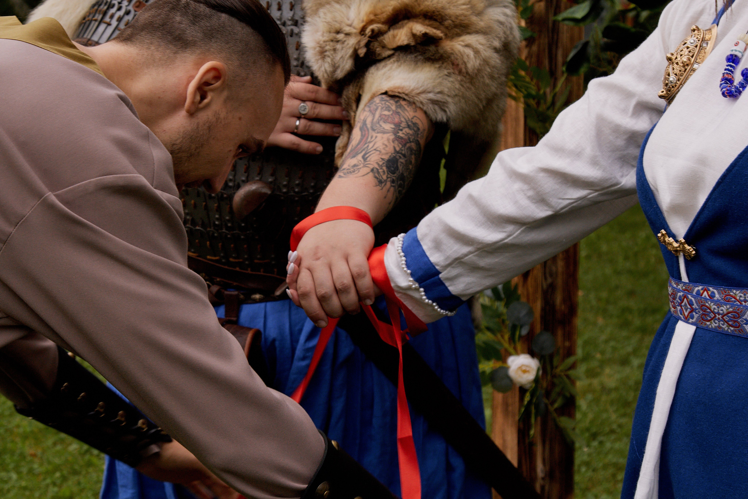 Юлия и Антон. Выездная роспись в стиле викингов. Фотограф лавстори Москва/МО Приятелева Ангелина