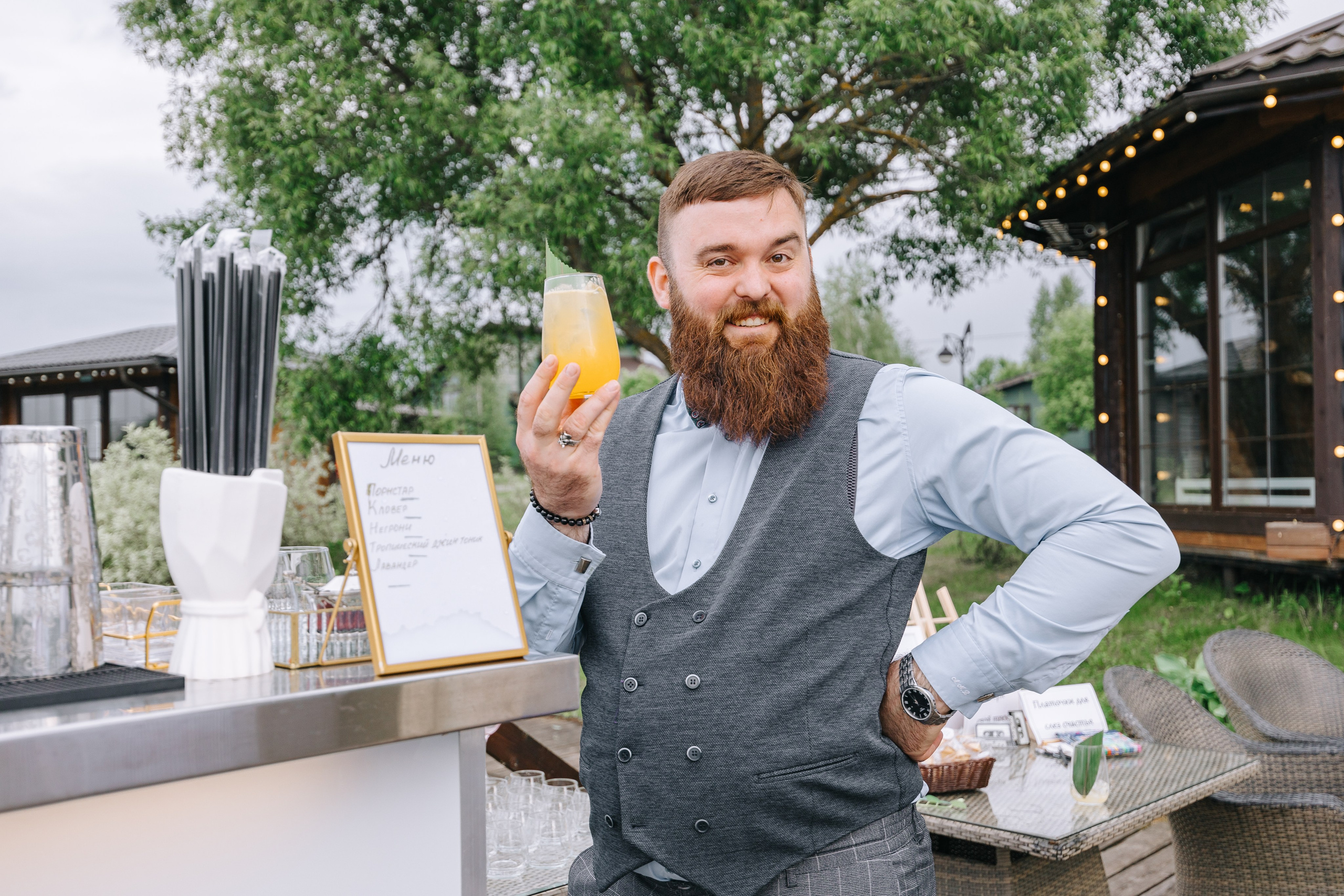Белая арка. Александр Антонов. Профессиональный свадебный, репортажный фотограф в Москве, Подольске. Фото+Видео на любой праздник