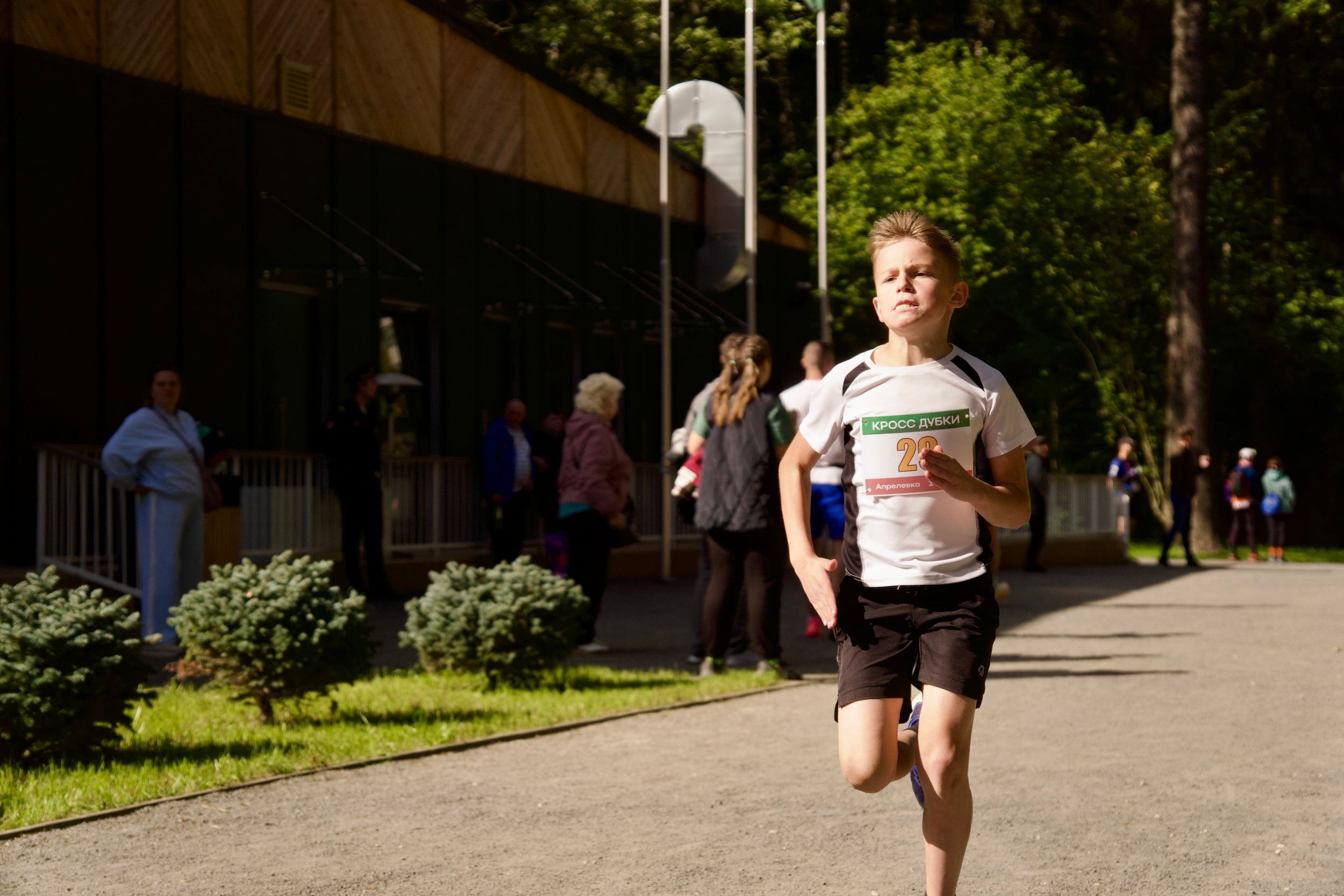 Забег в парке «Дубки». Кафе «БЕЛКА НАШЕПТАЛА». Ну оооочень концептуальное кафе