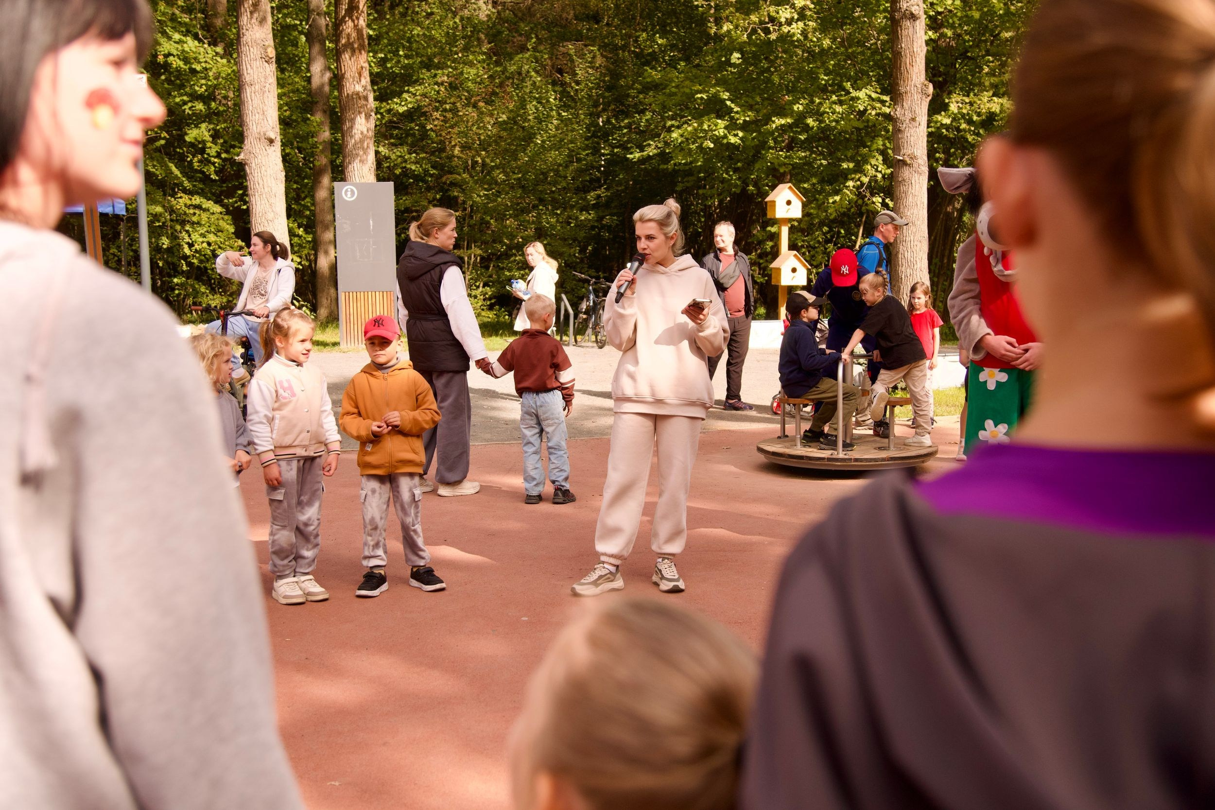 Забег в парке «Дубки». Кафе «БЕЛКА НАШЕПТАЛА». Ну оооочень концептуальное кафе