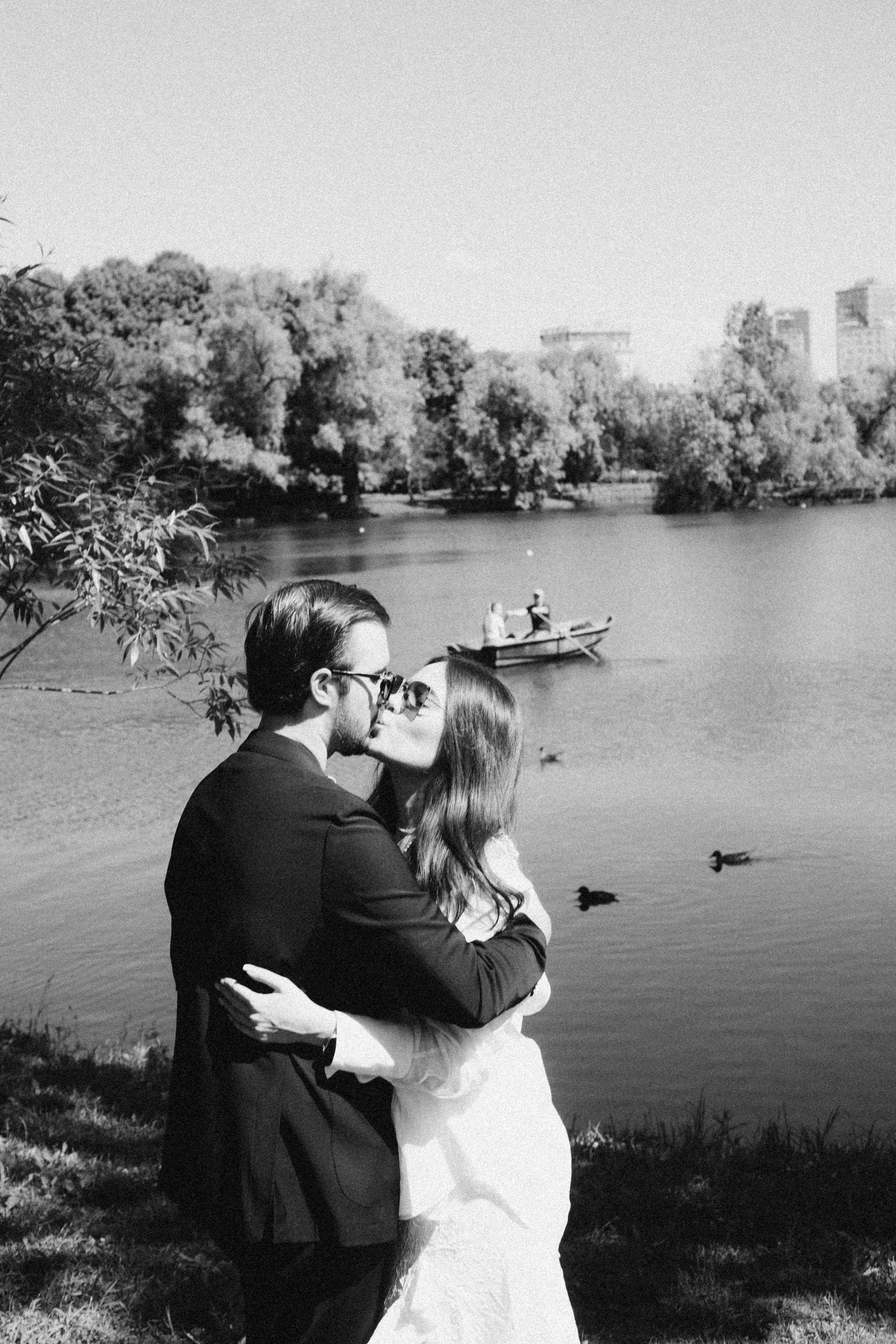 СВАДЕБНАЯ СЬЕМКА В ПАРКЕ ПОБЕДЫ И ПРОГУЛКА ПО МОСКОВСКОМУ ПРОСПЕКТУ. Профессиональный фотограф, Санкт-Петербург — Виктория Богомолова