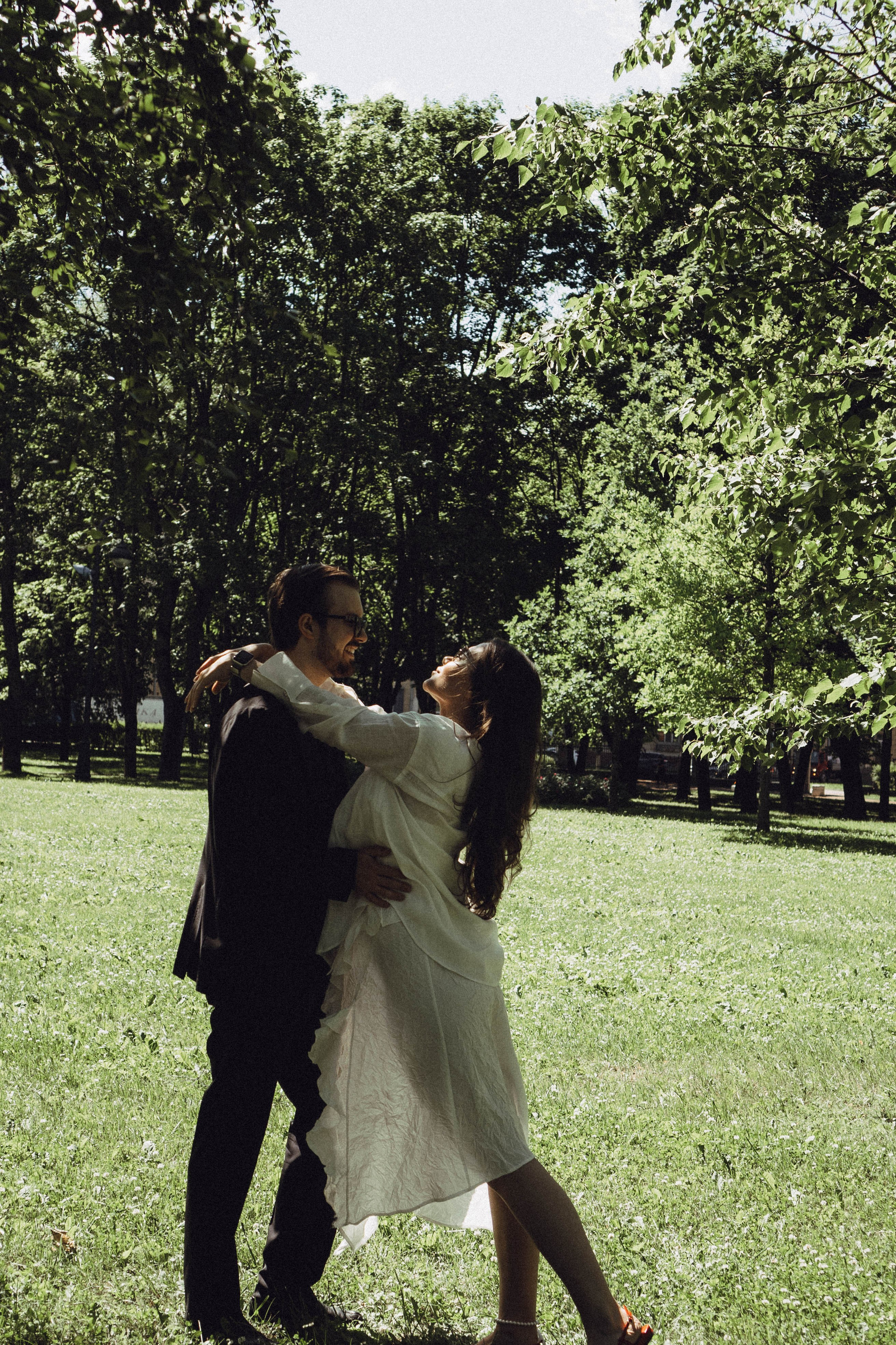СВАДЕБНАЯ СЬЕМКА В ПАРКЕ ПОБЕДЫ И ПРОГУЛКА ПО МОСКОВСКОМУ ПРОСПЕКТУ. Профессиональный фотограф, Санкт-Петербург — Виктория Богомолова