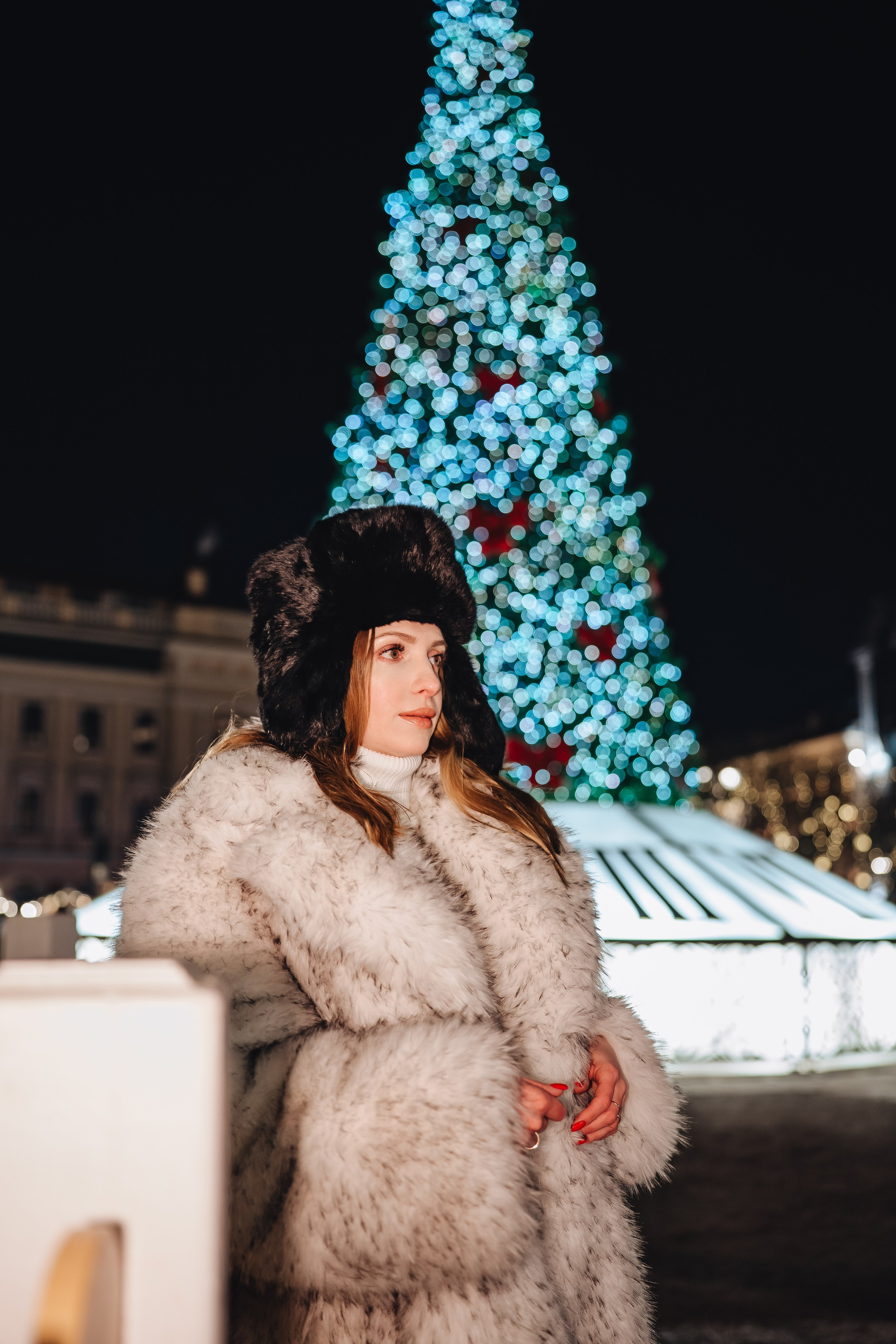 ПРОГУЛКА НА МАНЕЖНОЙ ПЛОЩАДИ ДЛЯ ДЕВУШКИ ПЕРЕД НОВЫМ ГОДОМ (НОВОГОДНЯЯ ФОТОСЕССИИЯ НА МАНЕЖНОЙ ПЛОЩАДИ). Профессиональный фотограф, Санкт-Петербург — Виктория Богомолова