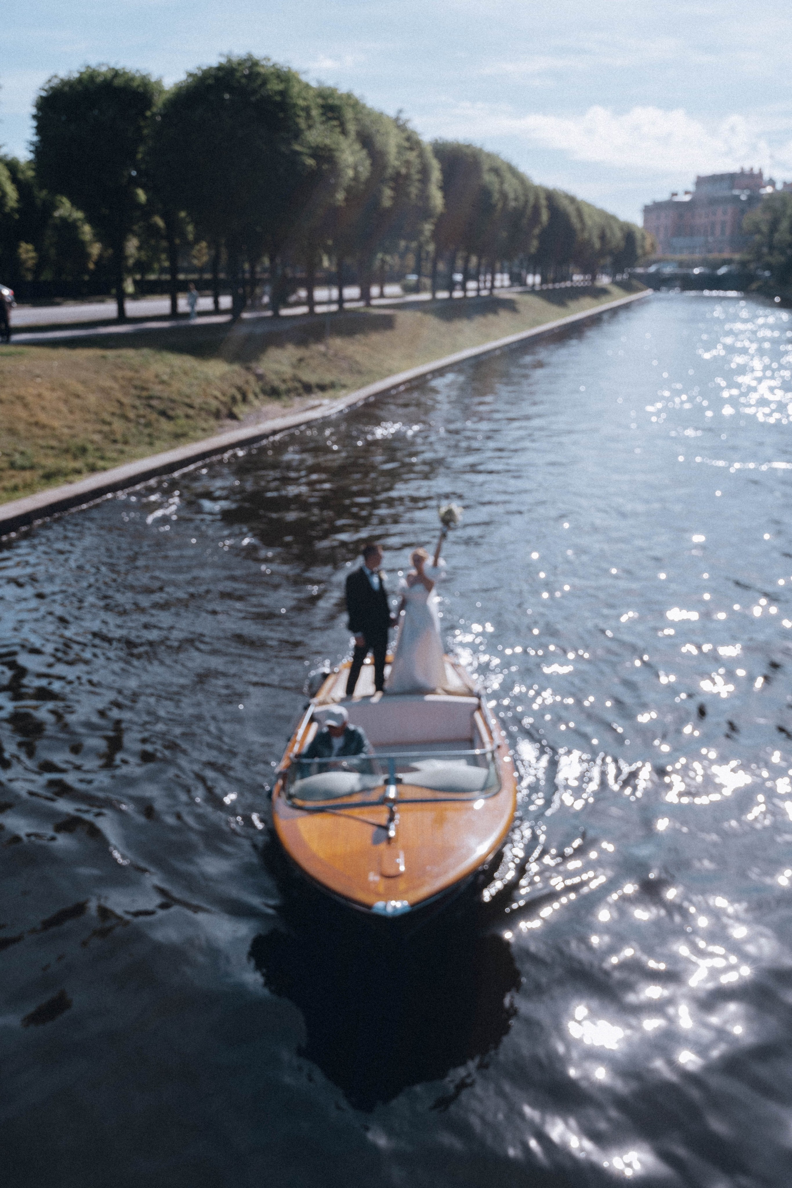 СВАДЕНБНАЯ СЬЕМКА НА КАТЕРЕ ПО КАНАЛАМ САНКТ-ПЕТЕРБУРГА И В АКВАТОРИИ НЕВЫ. Профессиональный фотограф, Санкт-Петербург — Виктория Богомолова