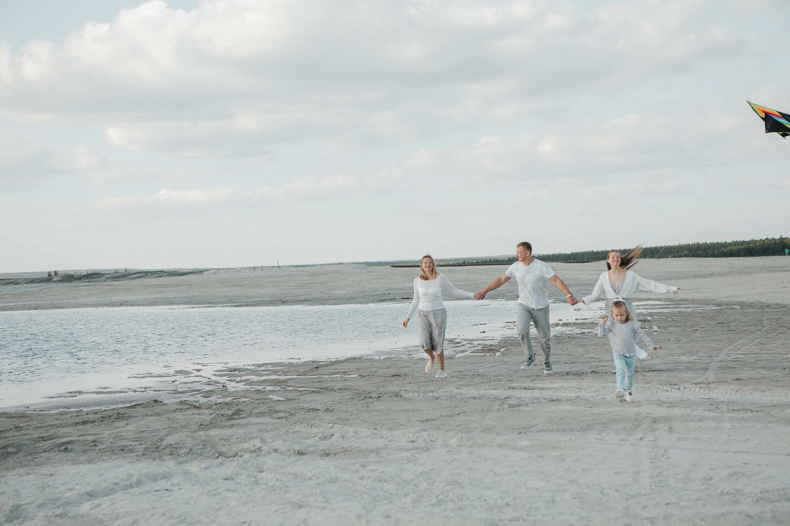 Семейная фотосессия в песках. Свадебный и семейный фотограф Ибрагимова Мария из Екатеринбурга