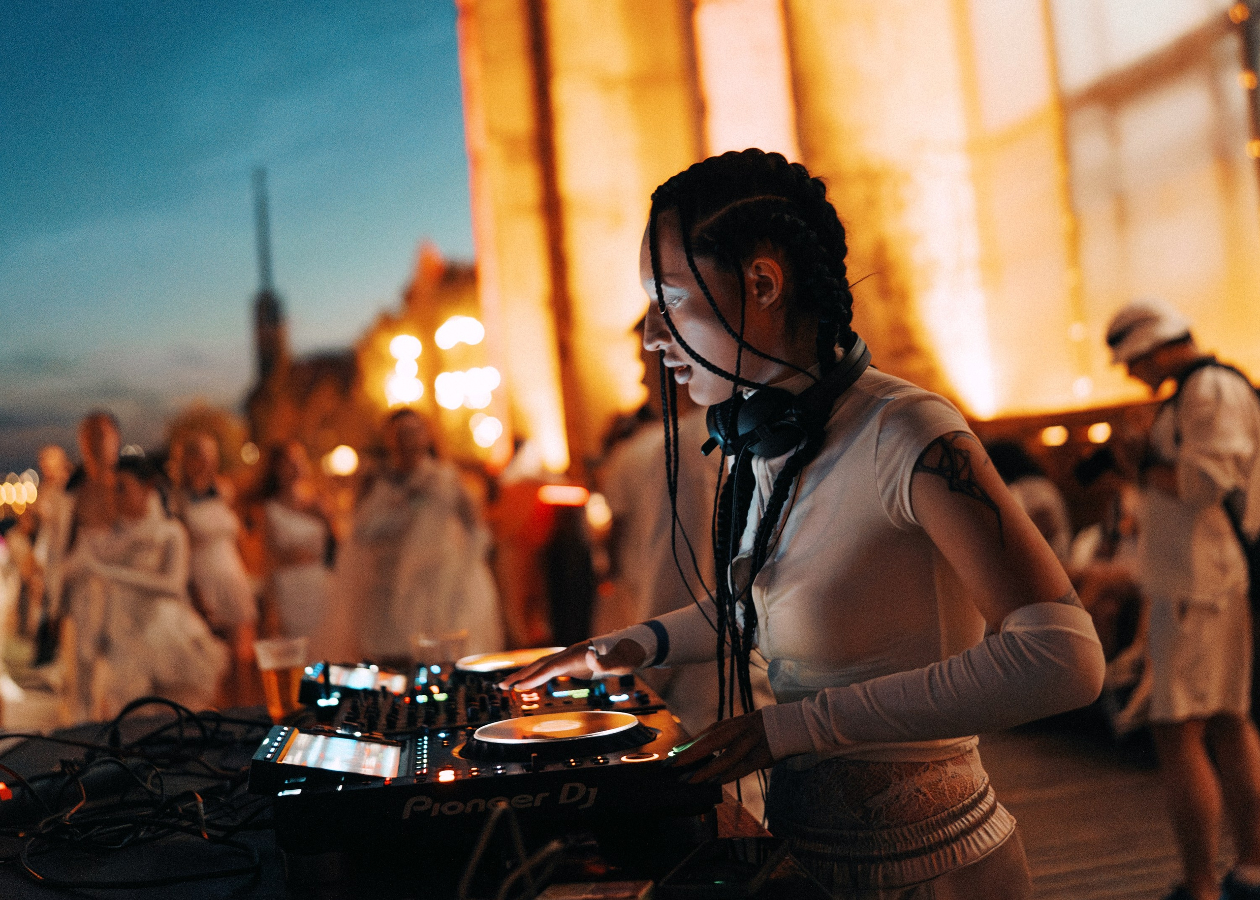 INWHITE | SMENA HARD STAGE. Annyshka