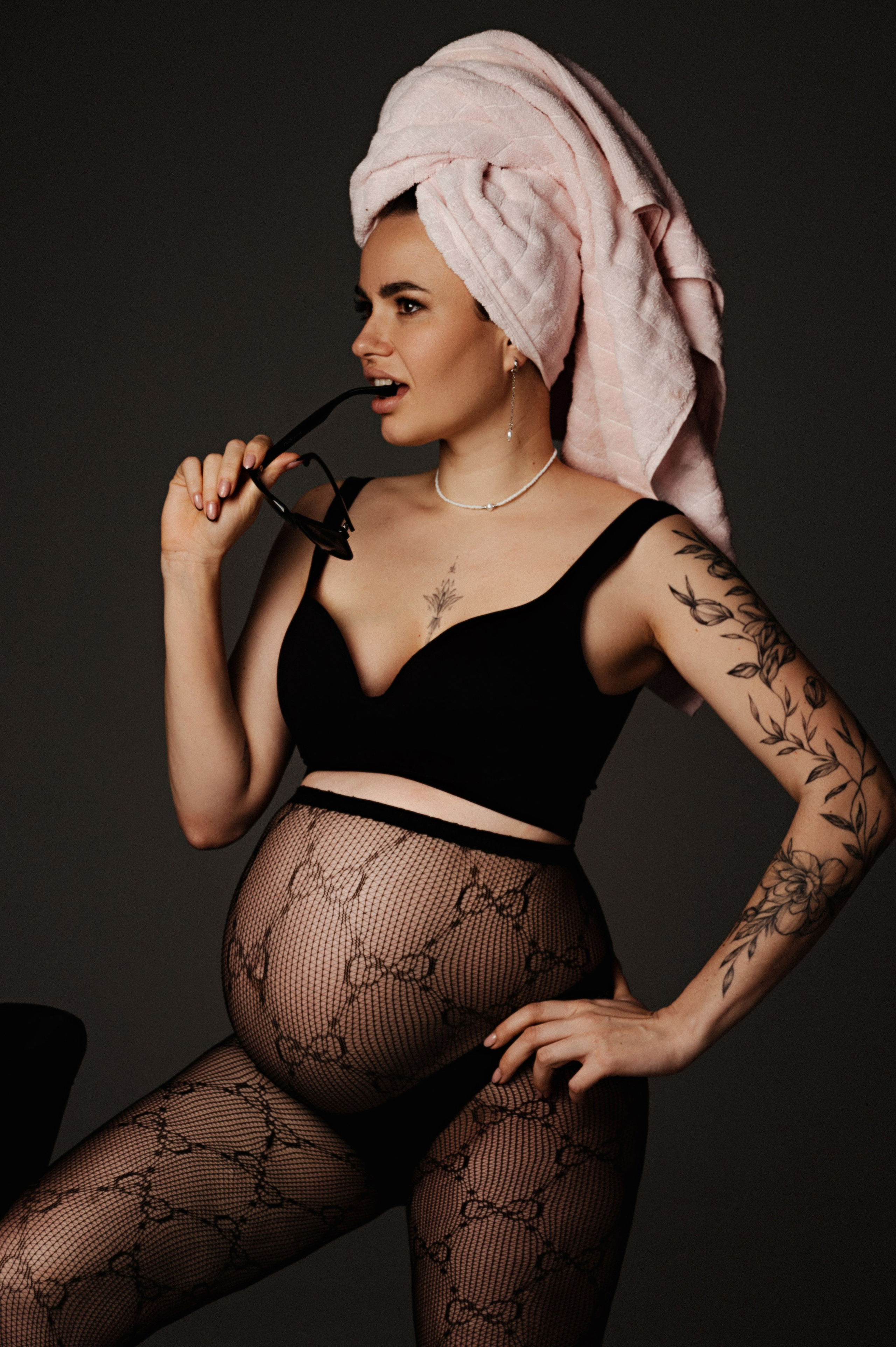 Валерия. Профессиональный фотограф беременности в СПБ. Стильные фотосессии беременности в стиле минимализм и классическая фотография