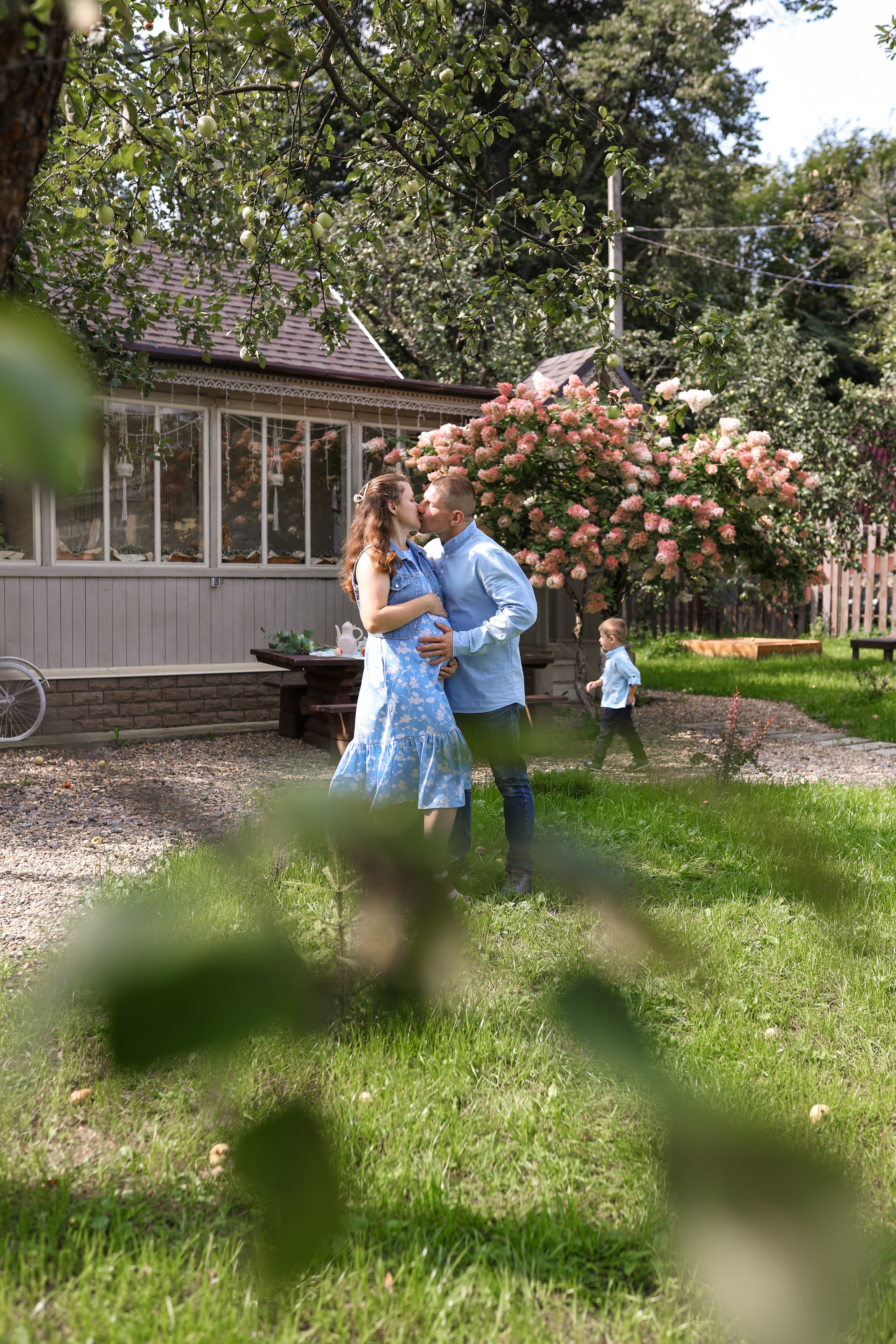 Фотосессия беременности в загородной студии Купавна. Фотограф в Железнодорожном и Балашихе