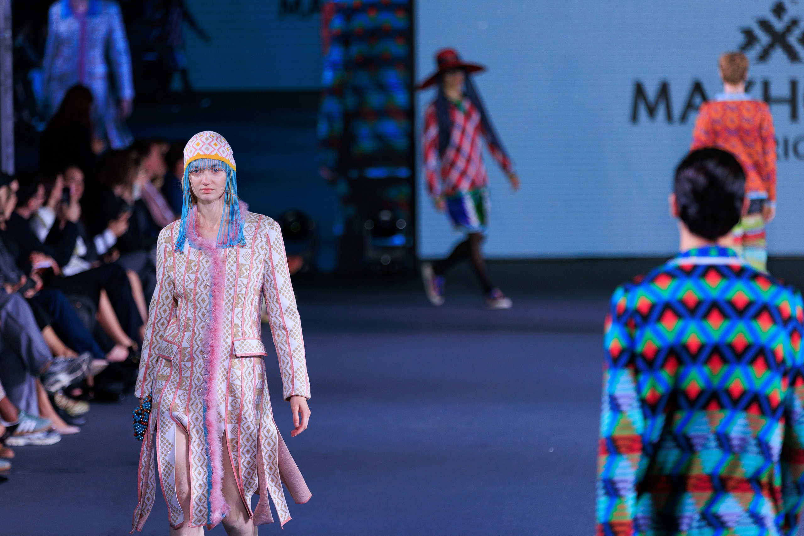 Фотограф для модного показа. Контент для бизнеса в Екатеринбурге Полдень Медиа