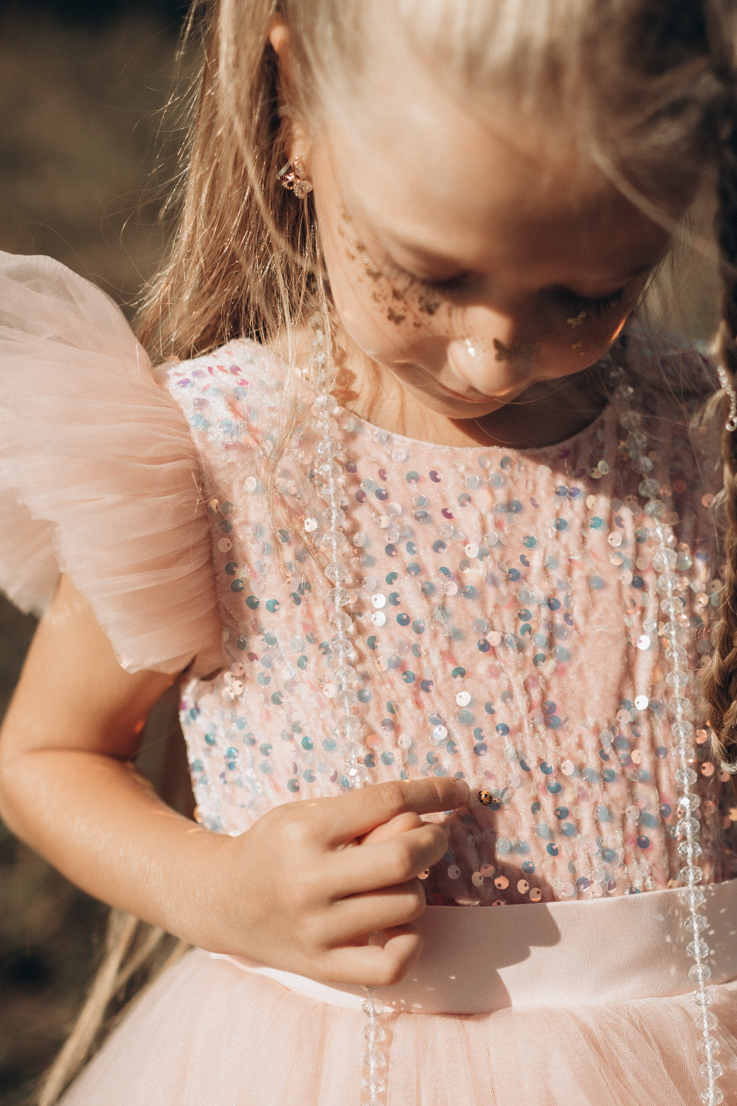 Вика и Миша на сене. Семейный фотограф lifestyle в Новосибирске Елена Шпилевая