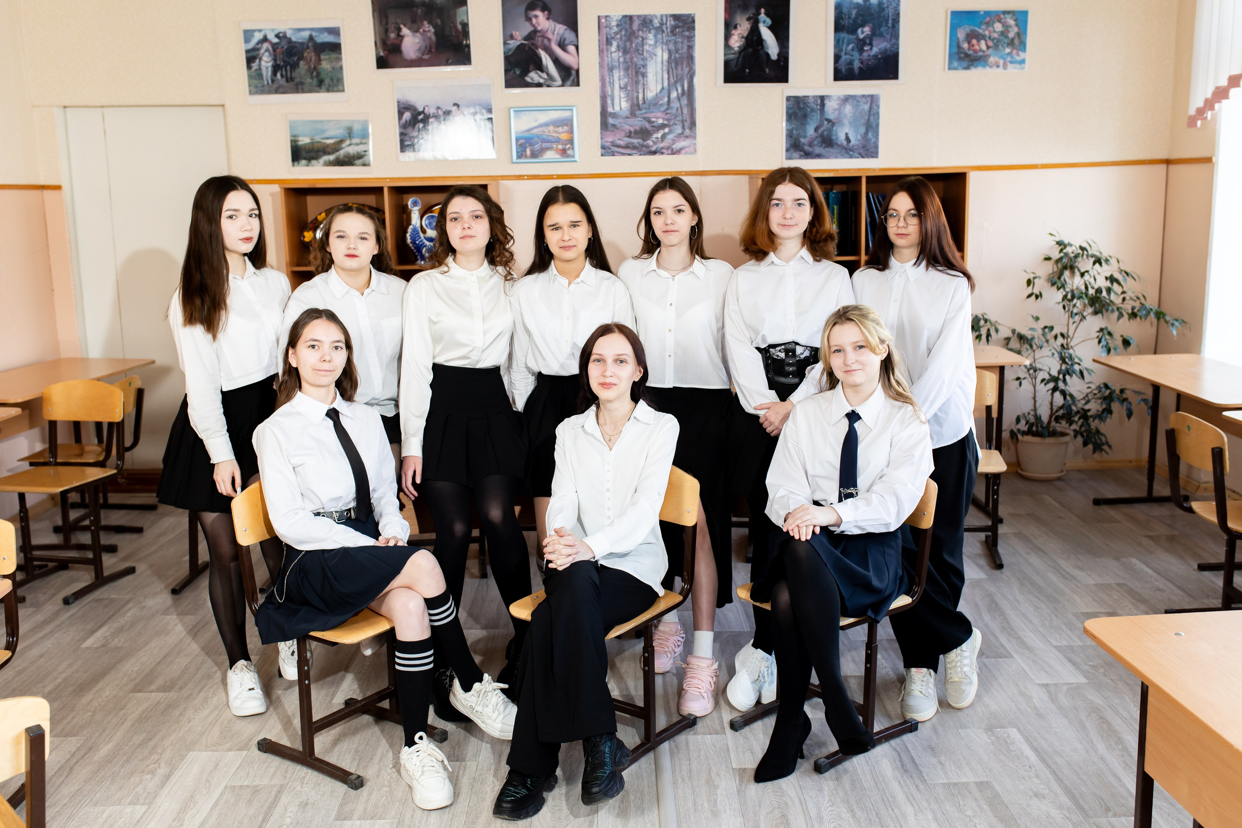 9,11 классы ТРИО 2650р, 2900. Фотограф Алёна Финашова