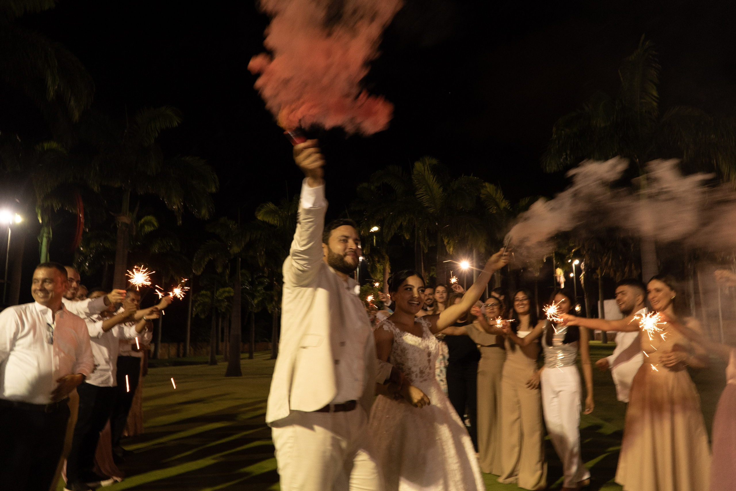Carola & Gerson. Wedding Photographer in Barcelona and Medellin