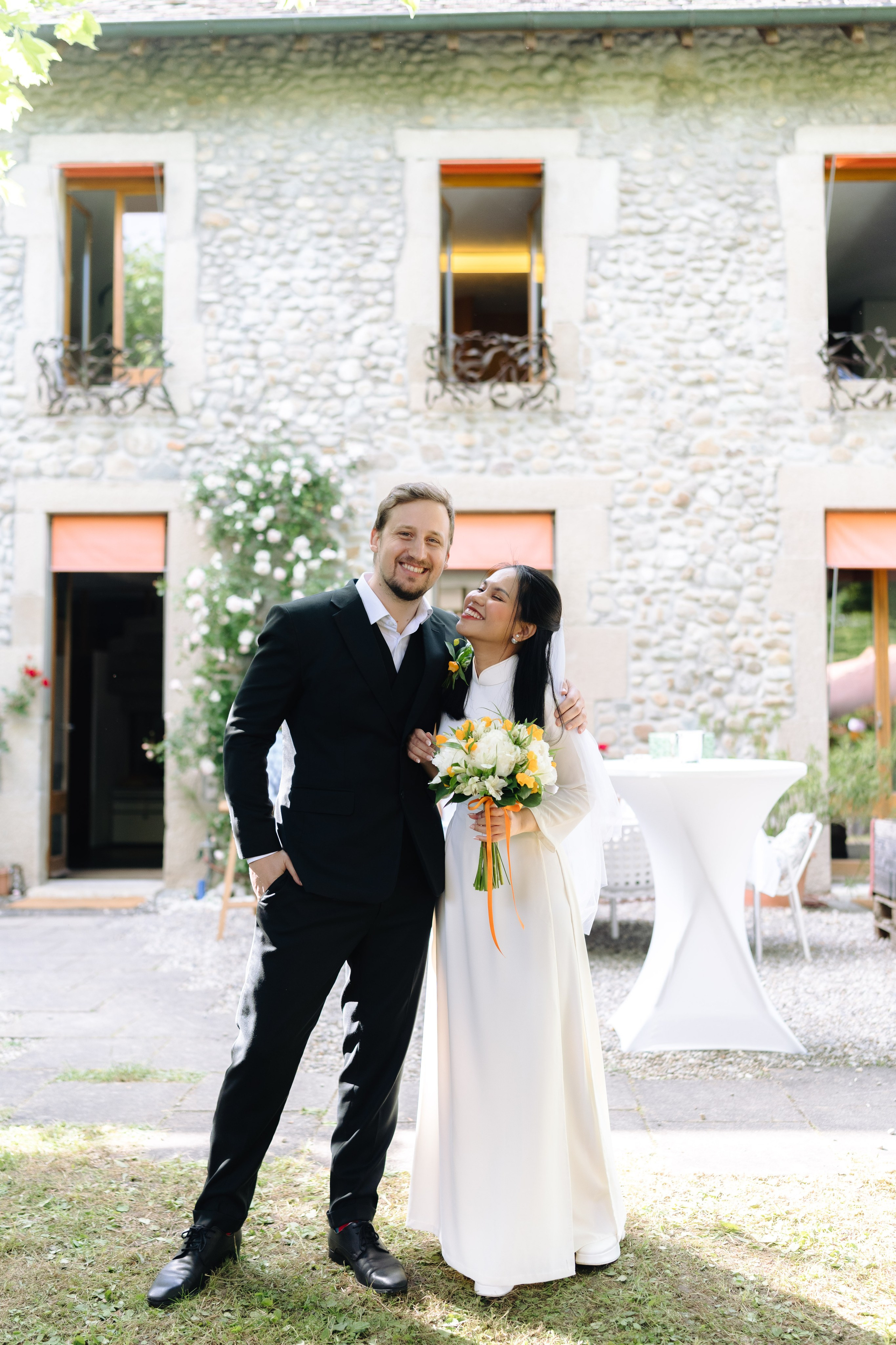 Nhi & Samuel | courtyard. Photographe de Mariage Professionnelle — Genève & Suisse Romande | Tanya Creator