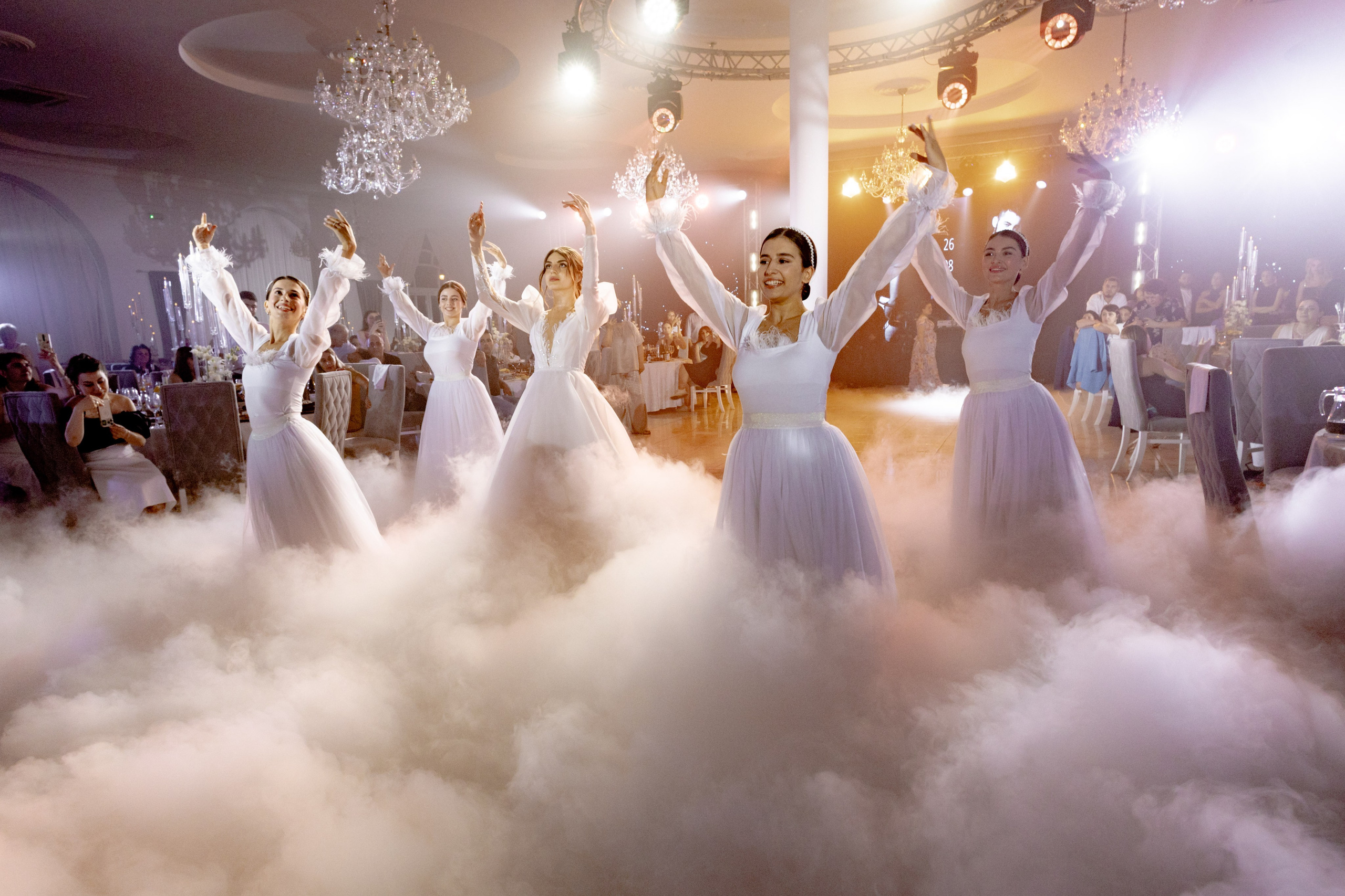 Свадебные съемки. Профессиональный фотограф и видеооператор