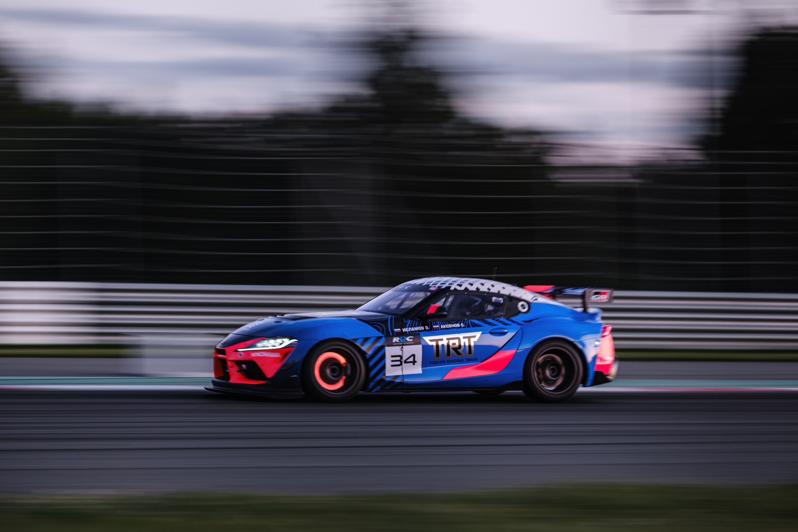 Российская серия гонок на выносливость. Авто и мотоспорт — фотограф Антон Медведев iCoguar