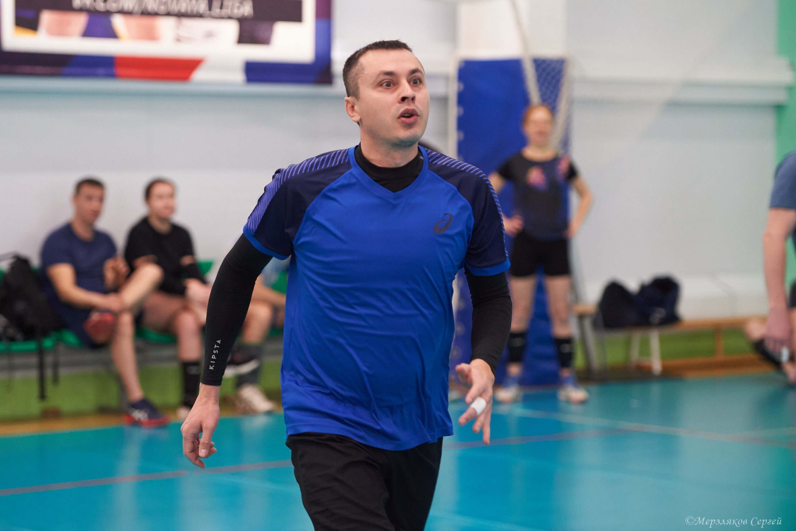 Новогодний волейбольный турнир. Ижевск. 16.12.23. Спортивный репортажный фотограф в Ижевске Сергей Мерзляков