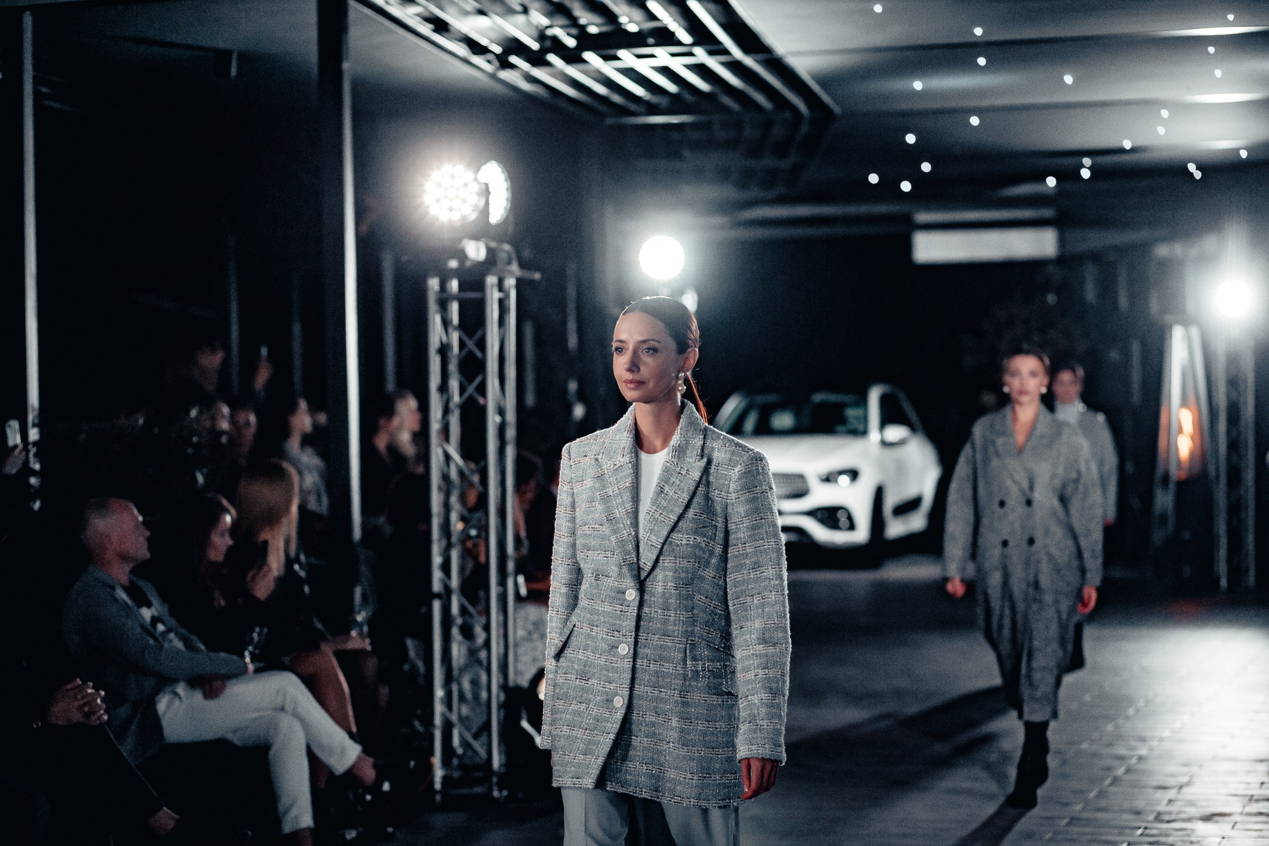 Закрытый показ дизайнера Ansel в рамках осеннего сезона…. RetroChic Фото