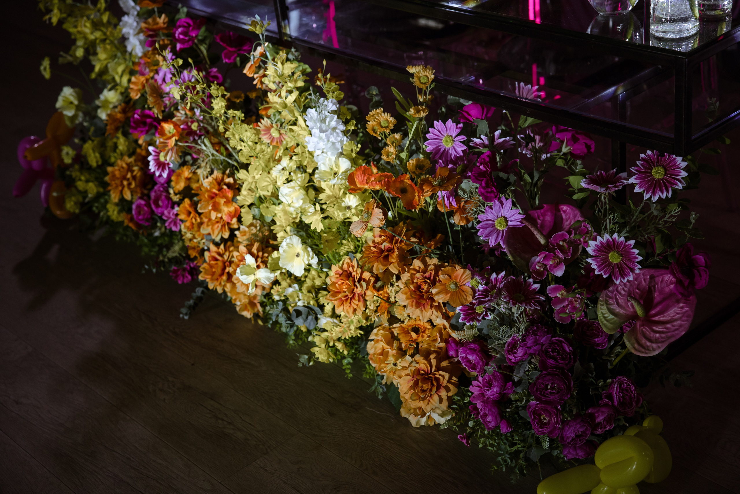 Яркая неоновая свадебная фотосессия в «Нет на карте». Свадебный и семейный фотограф в Самаре и Тольятти | Елена Топанцева