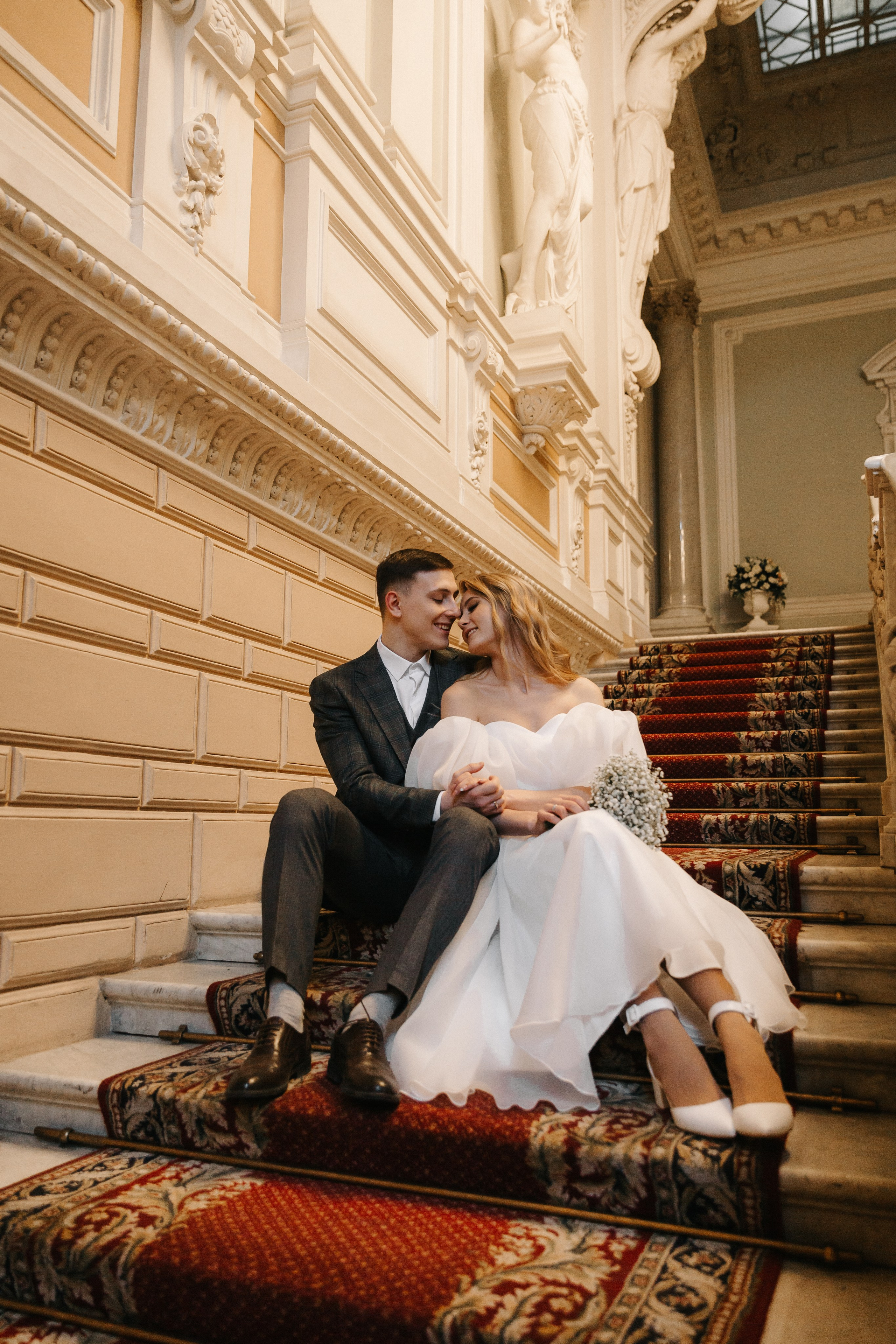 ДВОРЕЦ № 1 | Март, Исаакий, Английская набережная. Свадебный фотограф в Санкт-Петербурге Полина Корзухина