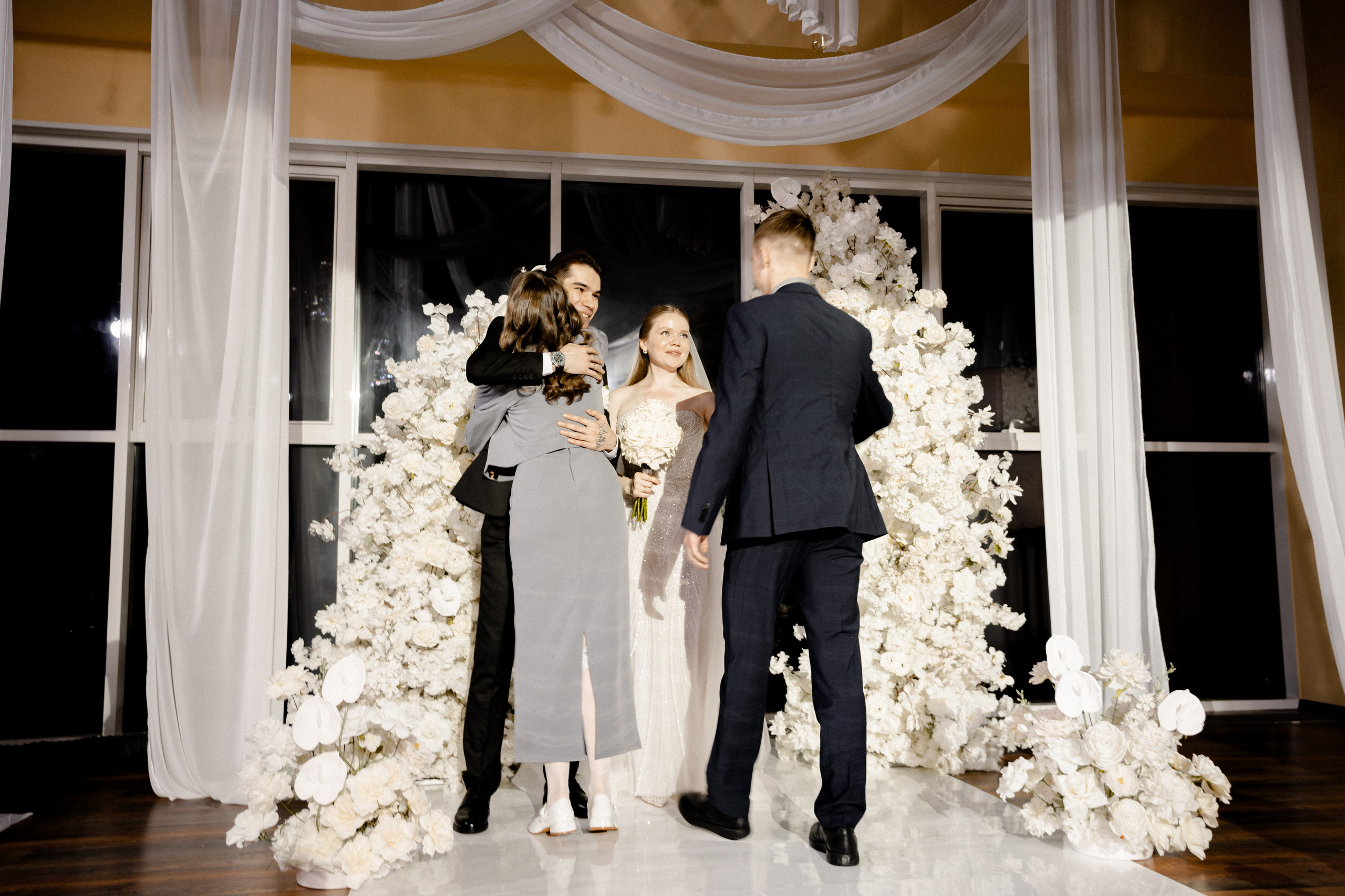 СВАДЕБНАЯ СЬЕМКА СБОРОВ В ОТЕЛЕ И ВЫЕЗД НА ЦЕРЕМОНИЮ (СНЯТО В СИБИРЕ В НИЖНЕВАРТОВСКЕ). Профессиональный фотограф, Санкт-Петербург — Виктория Богомолова