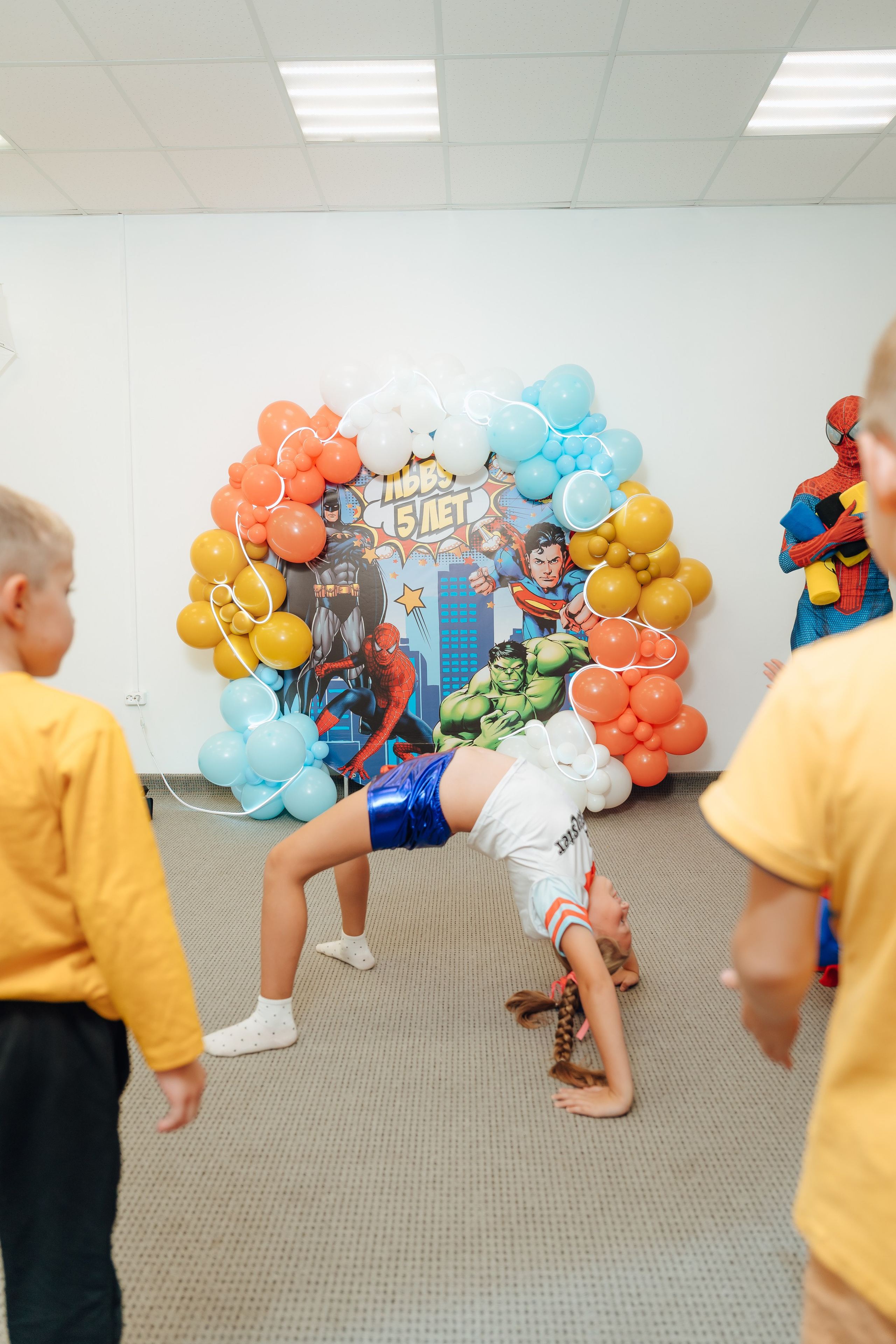 Праздник Льва в Мультифокс. Детский и семейный фотограф Катерина Мишина