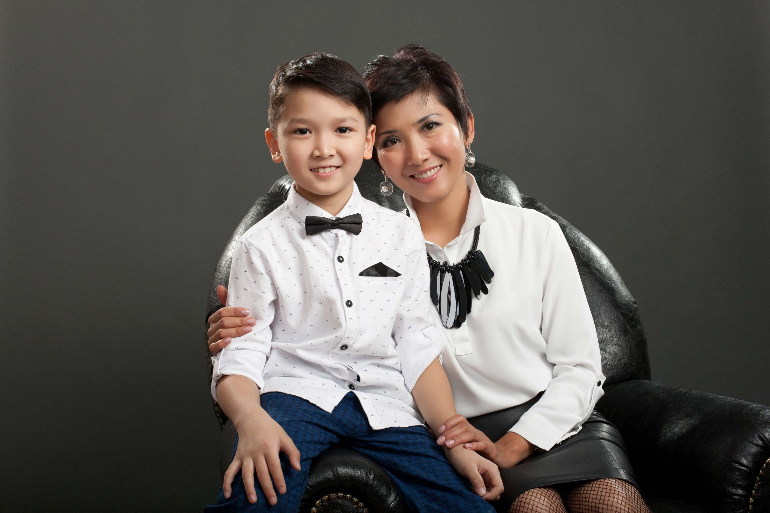 Семейная фотосессия. Фотостудия Алматы. Фотосъемка Алматы. Фотосессия Алматы. Фотокурсы. Обучение фотографии. Аренда студии