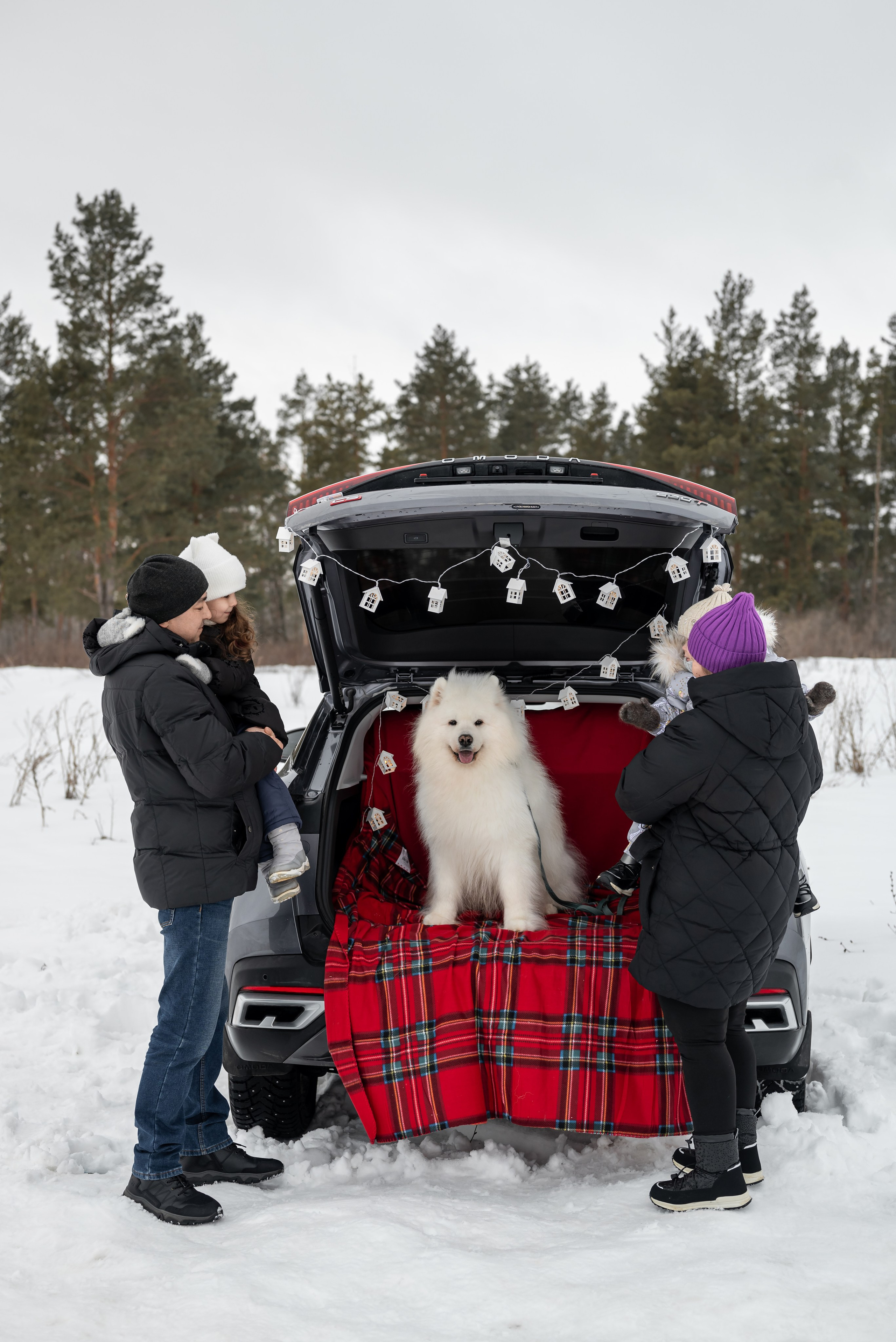 Фотопроект с Платоном и машиной на улице. Фотограф в городе Салават