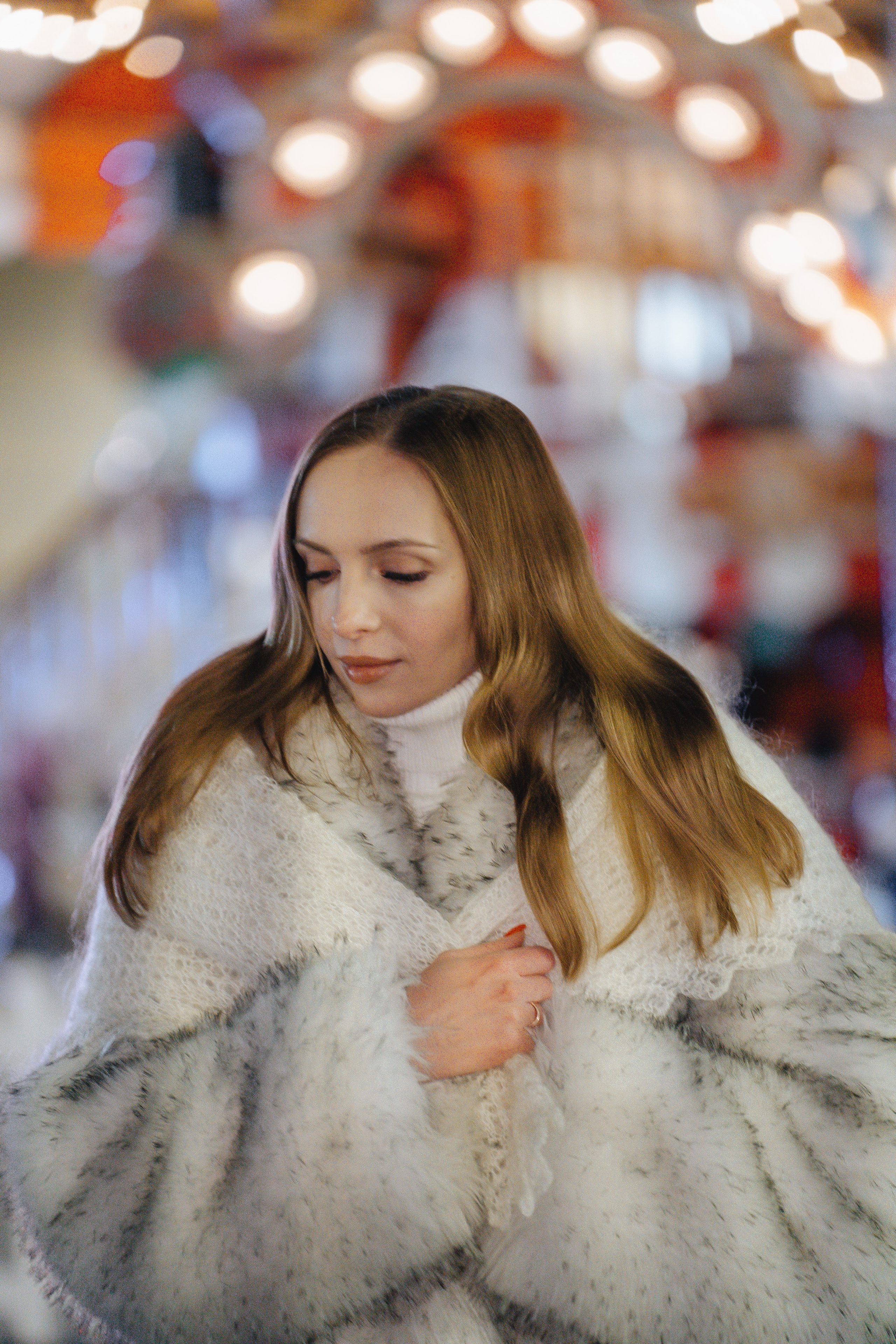 ПРОГУЛКА НА МАНЕЖНОЙ ПЛОЩАДИ ДЛЯ ДЕВУШКИ ПЕРЕД НОВЫМ ГОДОМ (НОВОГОДНЯЯ ФОТОСЕССИИЯ НА МАНЕЖНОЙ ПЛОЩАДИ). Профессиональный фотограф, Санкт-Петербург — Виктория Богомолова