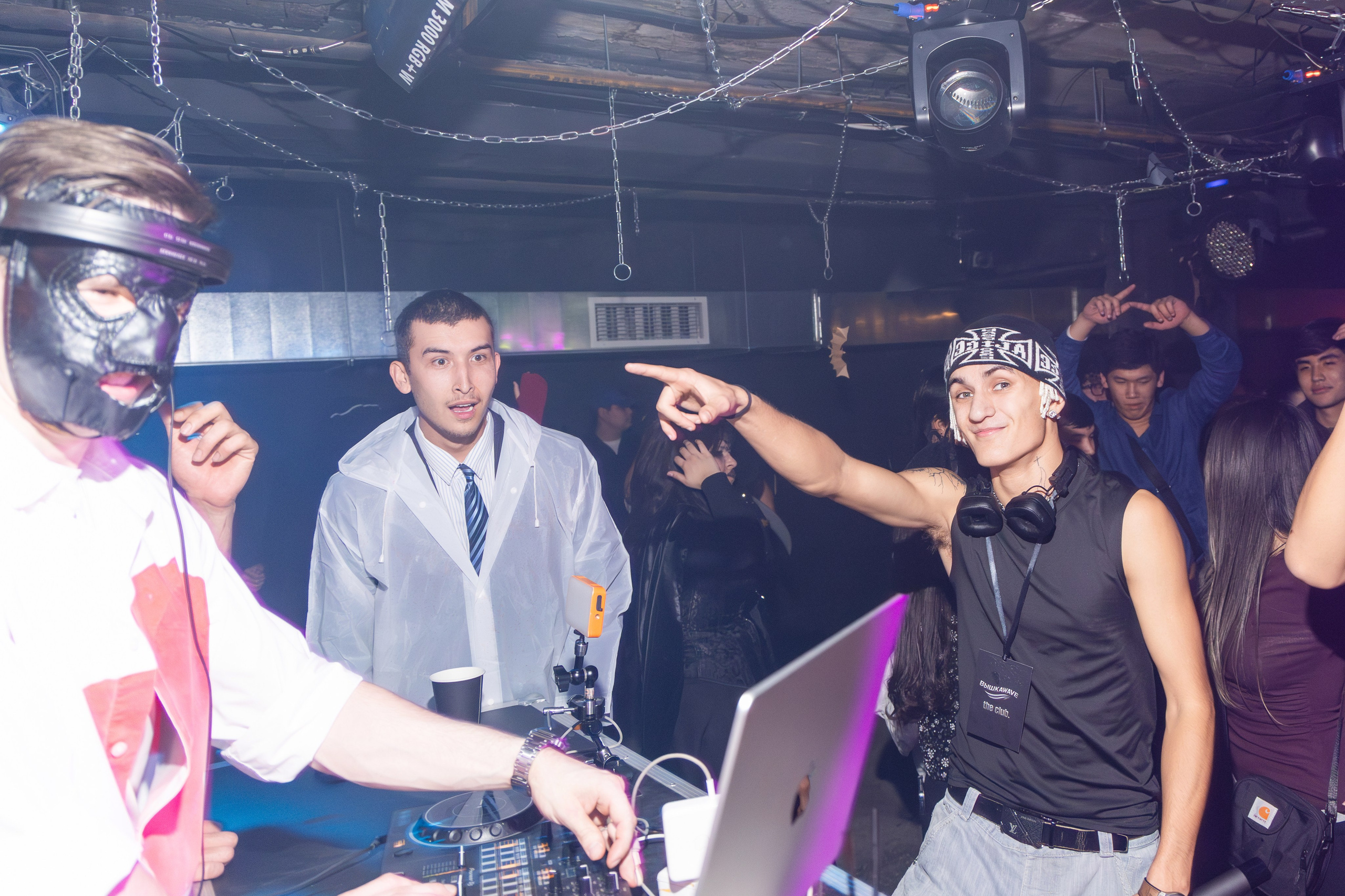 ВЫШКА WAVE — HALLOWEEN. Портретный фотограф в Алматы