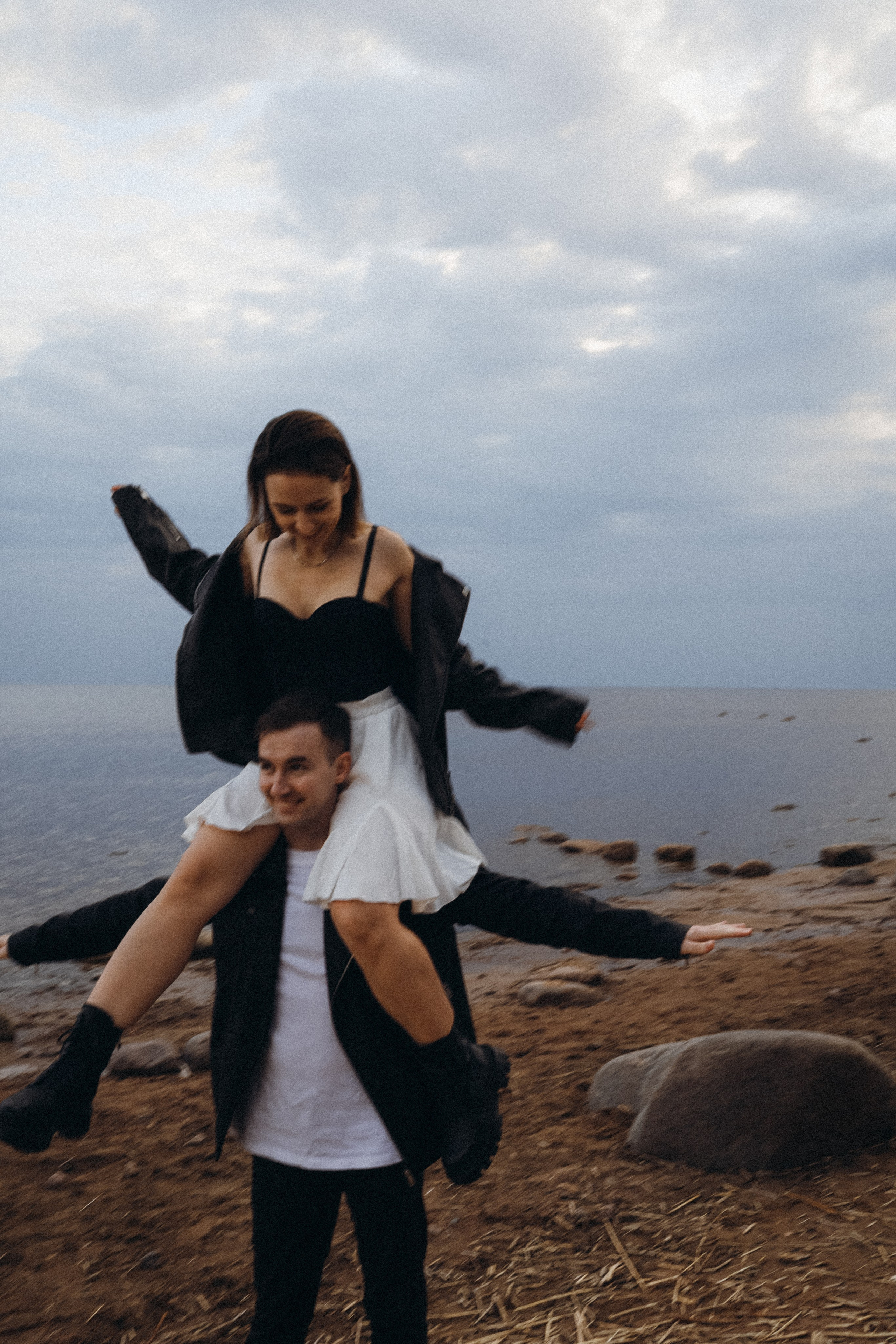 Яна и Валера. Главная