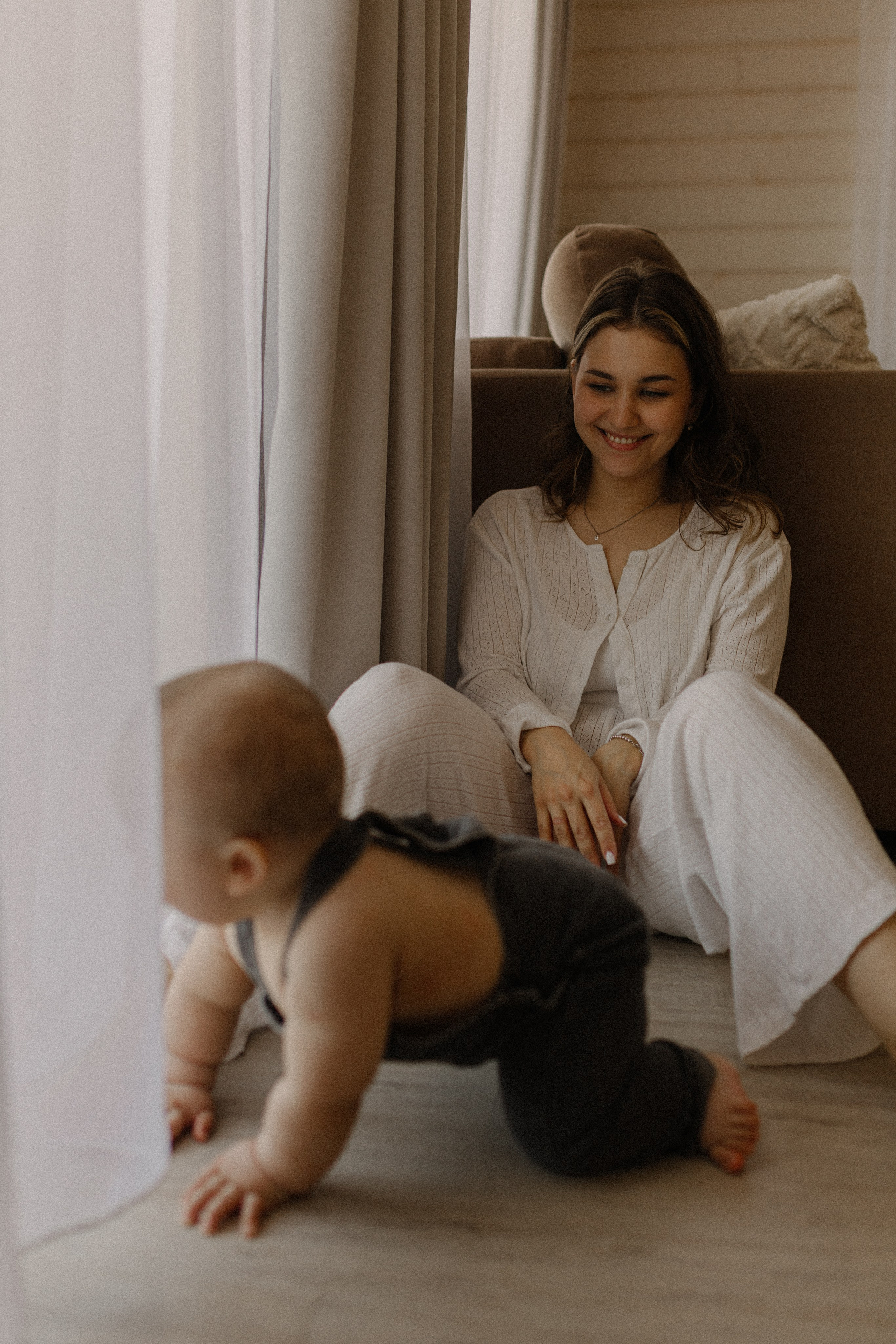 Яна и Тимофей. Домашняя съёмка. Семейный фотограф Тихвин, Санкт-Петербург и ЛО