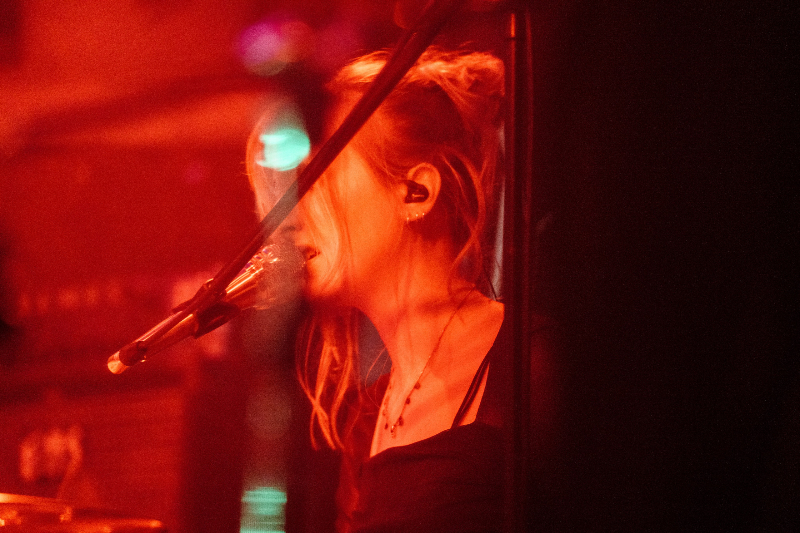 Inside the Rain|Ласточка. Концертный и репортажный фотограф в Санкт-Петербурге Слава Пахомов