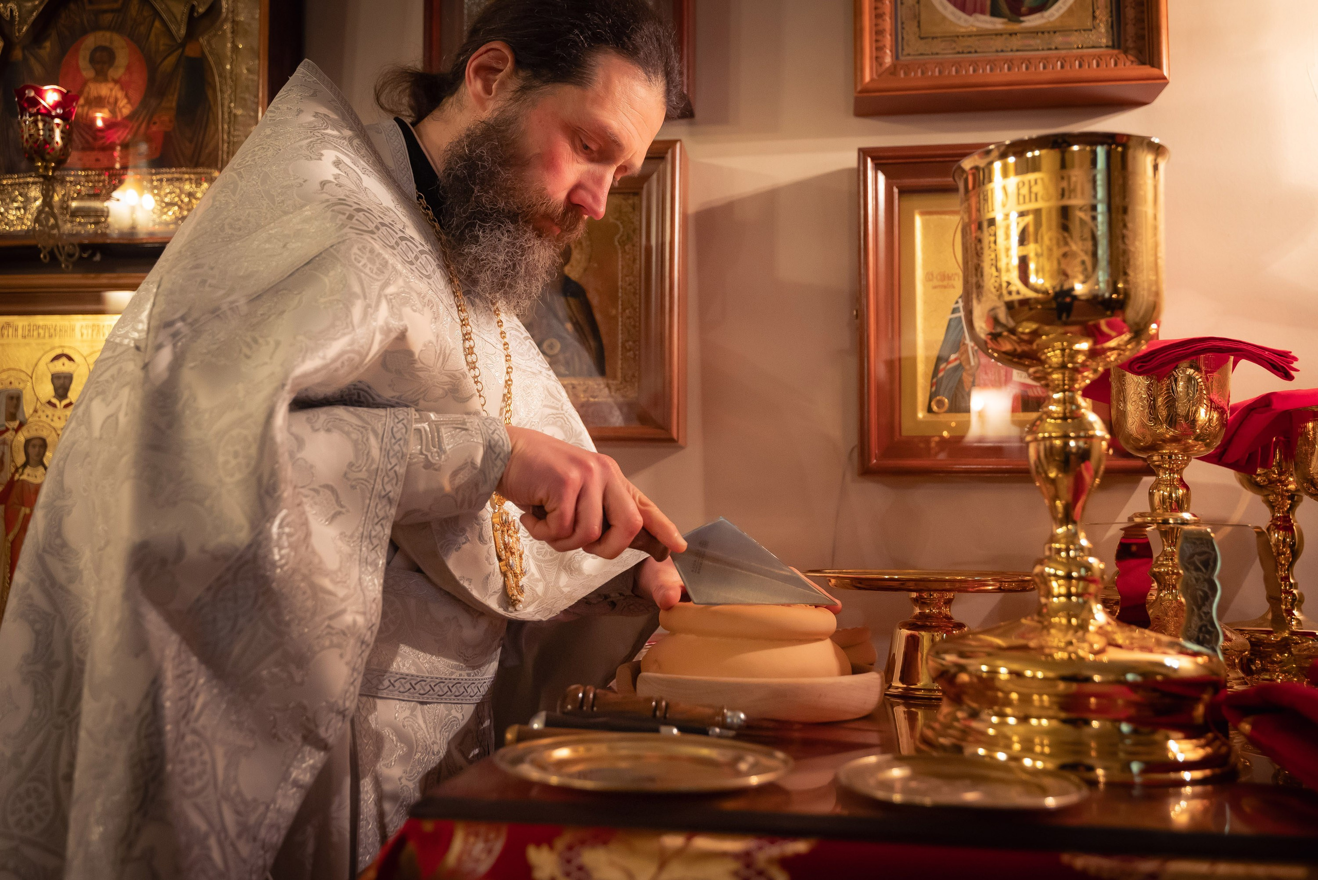 Богородский храм. Пасха. Полунощница, Божественная литургия. Антон и Татьяна Денисенко — В храме