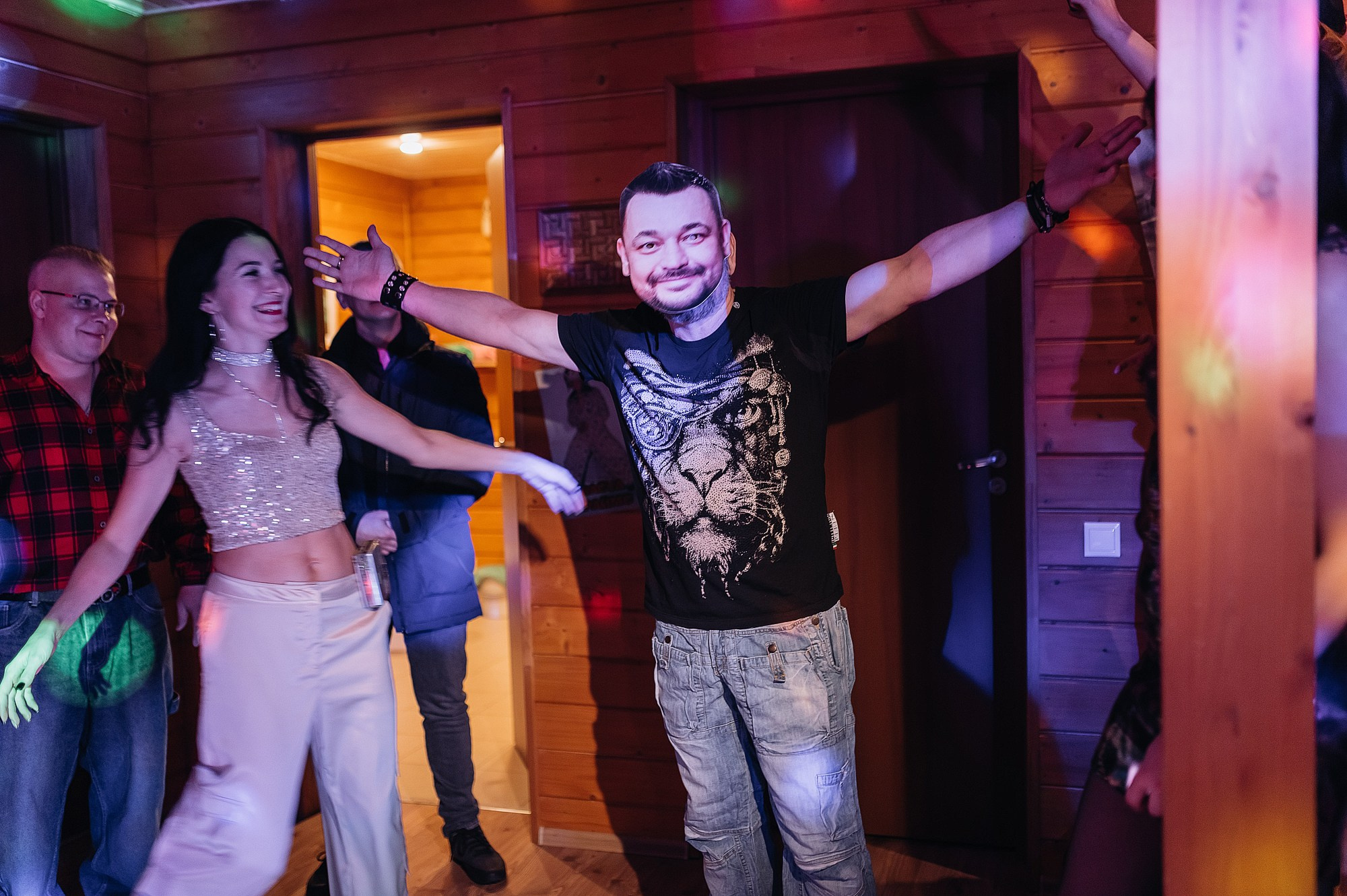 Юбилей Лилии в стиле 2000х. Свадебный фотограф в Дубне Алексей Фонарёв