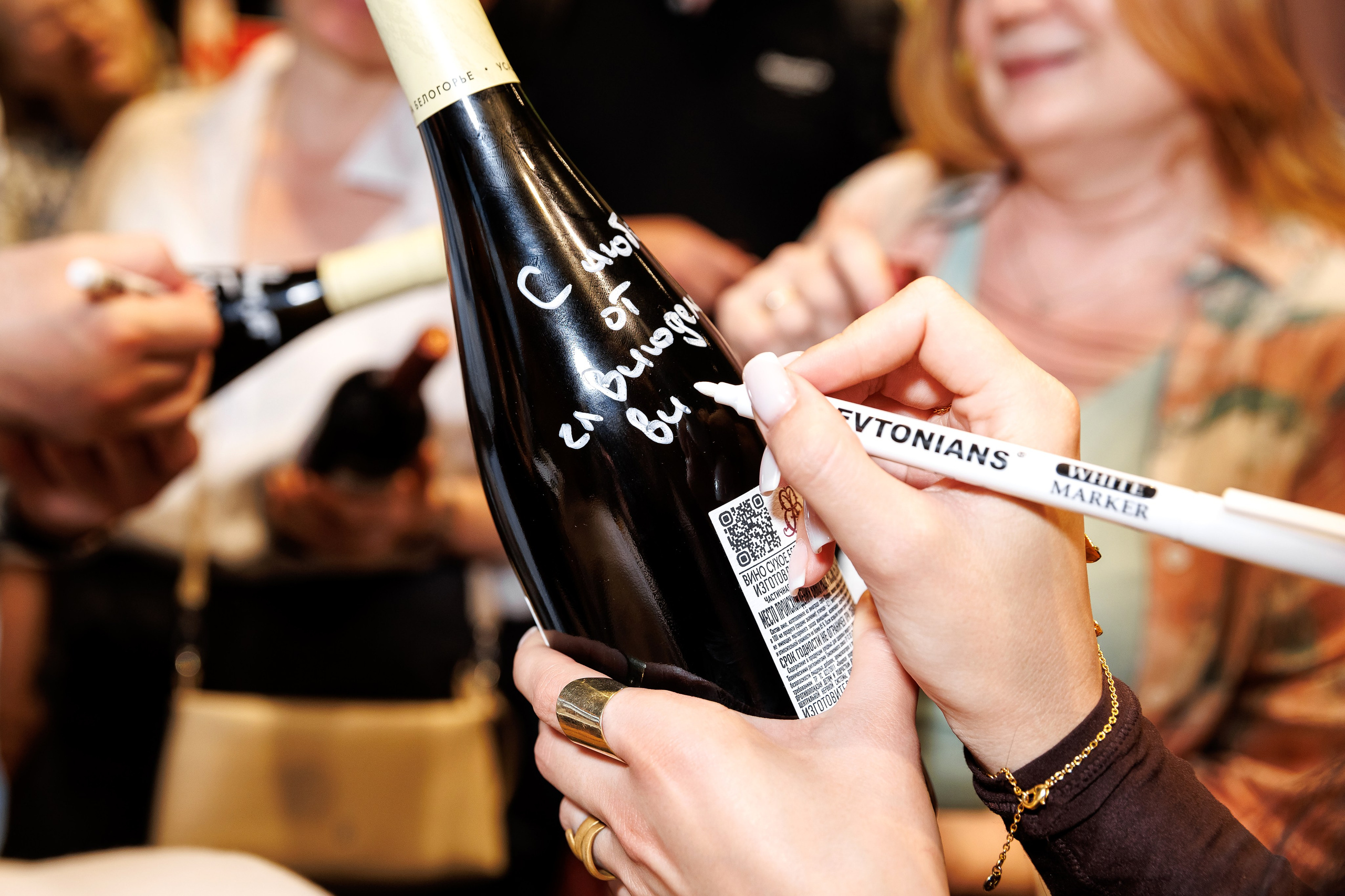 Презентация в SimpleWine. Репортажный Фотограф в Москве Александр Назаров