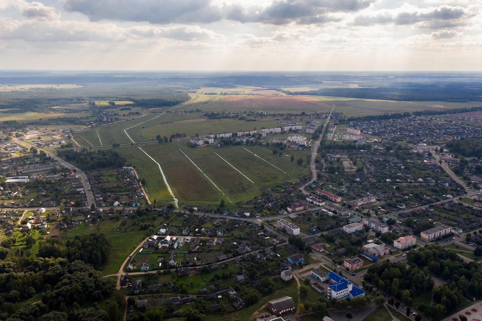 Home.land. Künstler Verstecktoff
