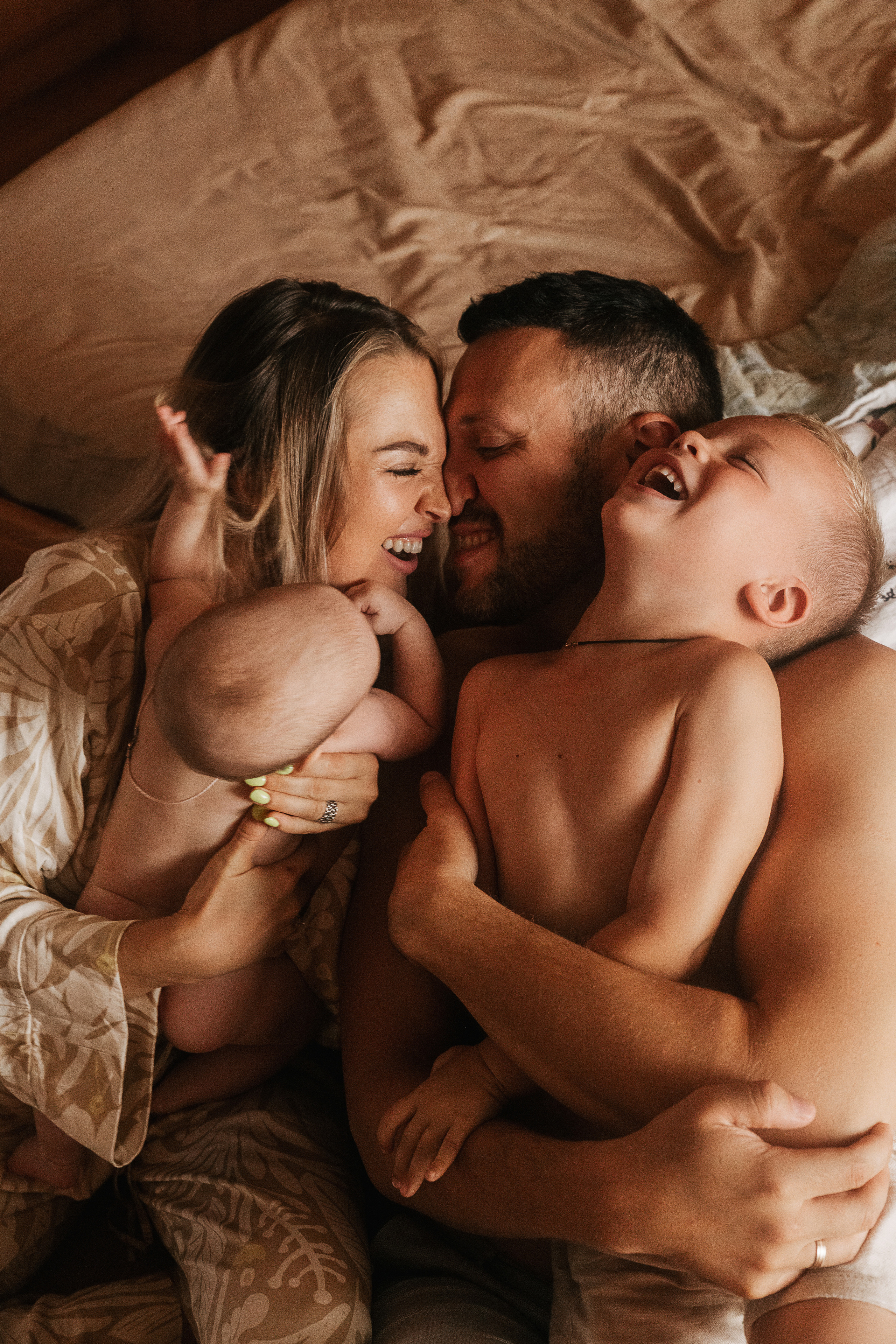 Женя, Кристина, Артем и Милана. Семейный фотограф • Домашние съемки в Нижнем Новгороде