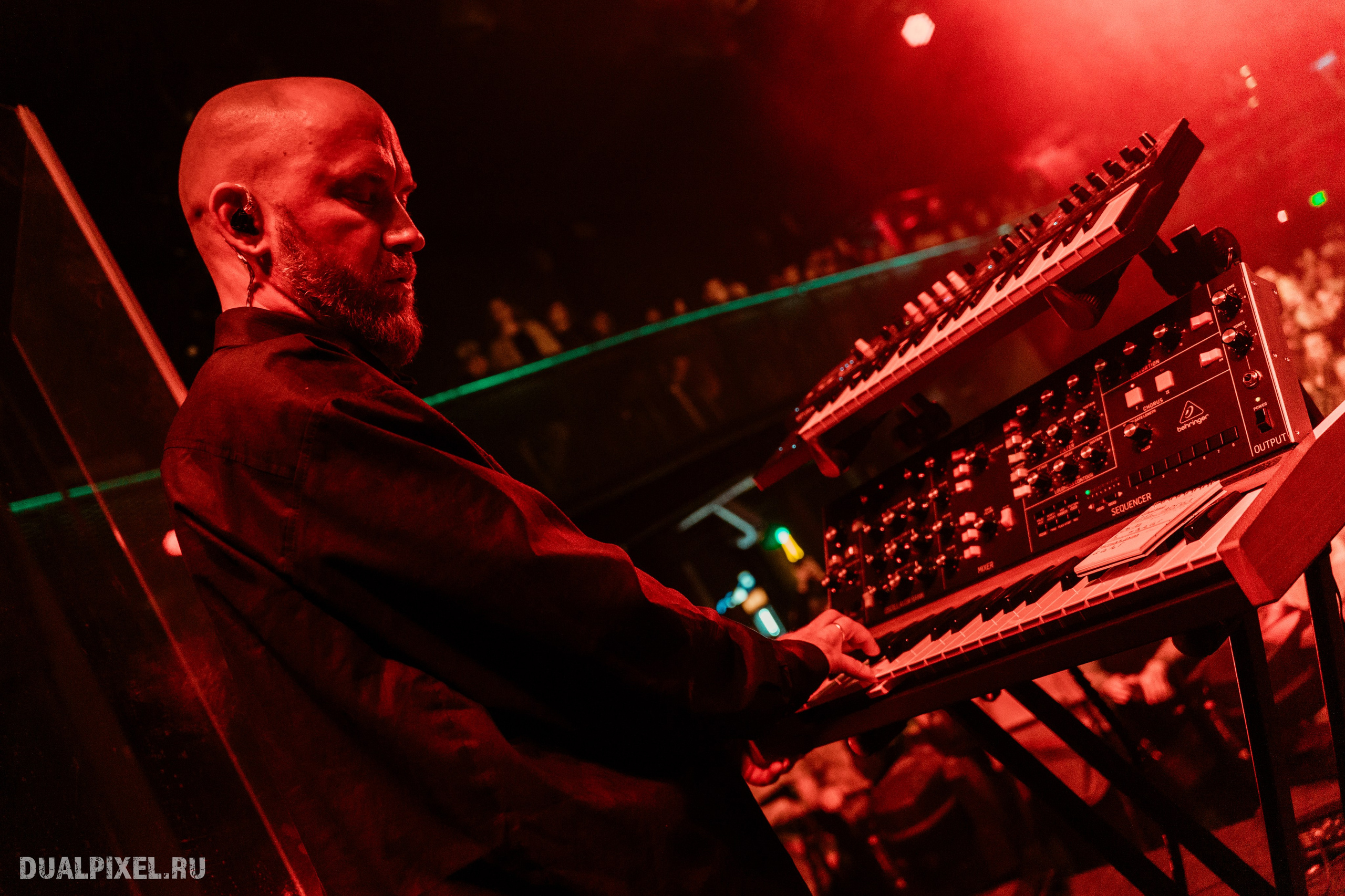 DenDerty концерт в Москве 30.03.2025. Магия музыки в кадре: Концертная Фотография