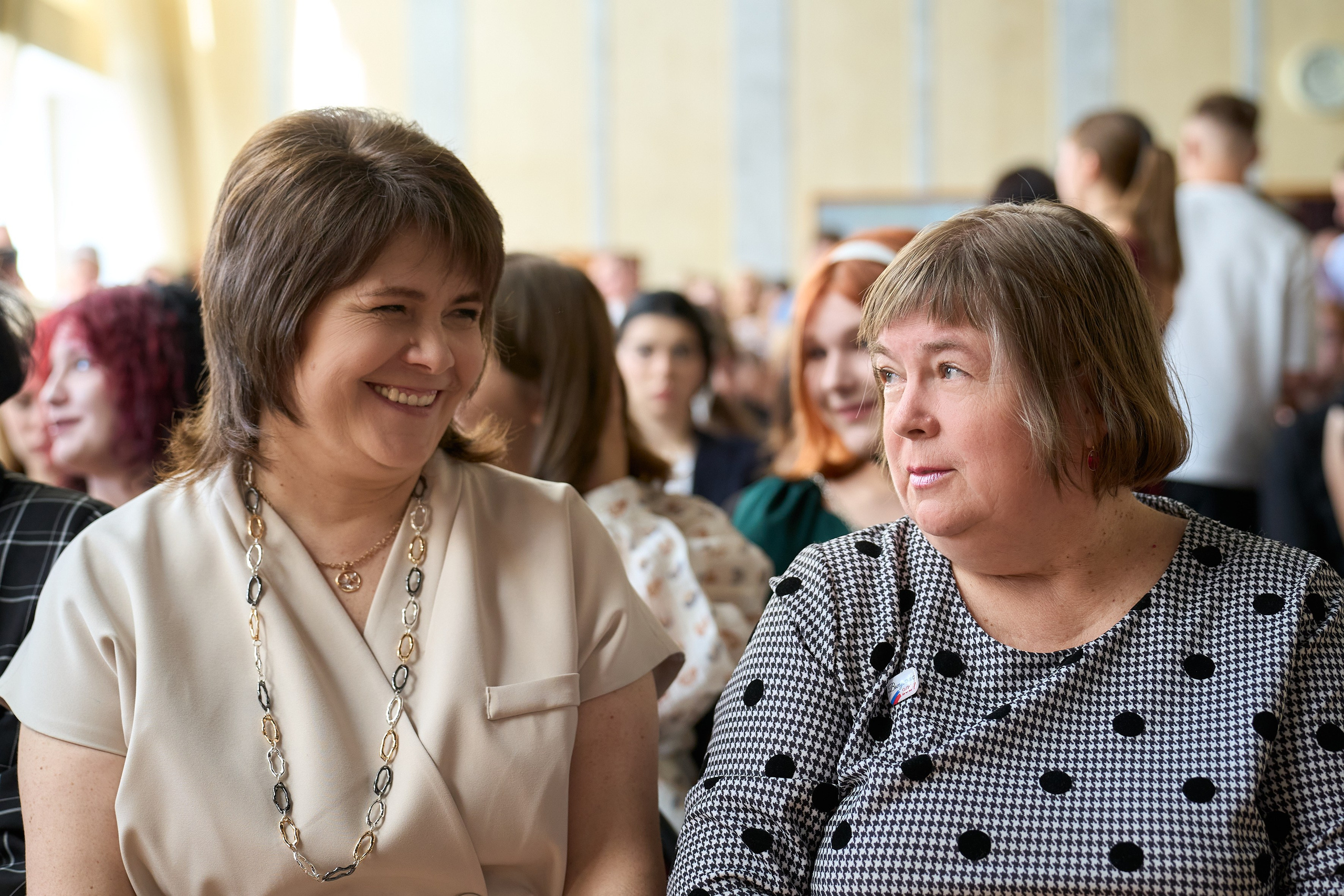 Вручение аттестатов 11 класс. Репортажный и портретный фотограф в Томске Ларионов Артём