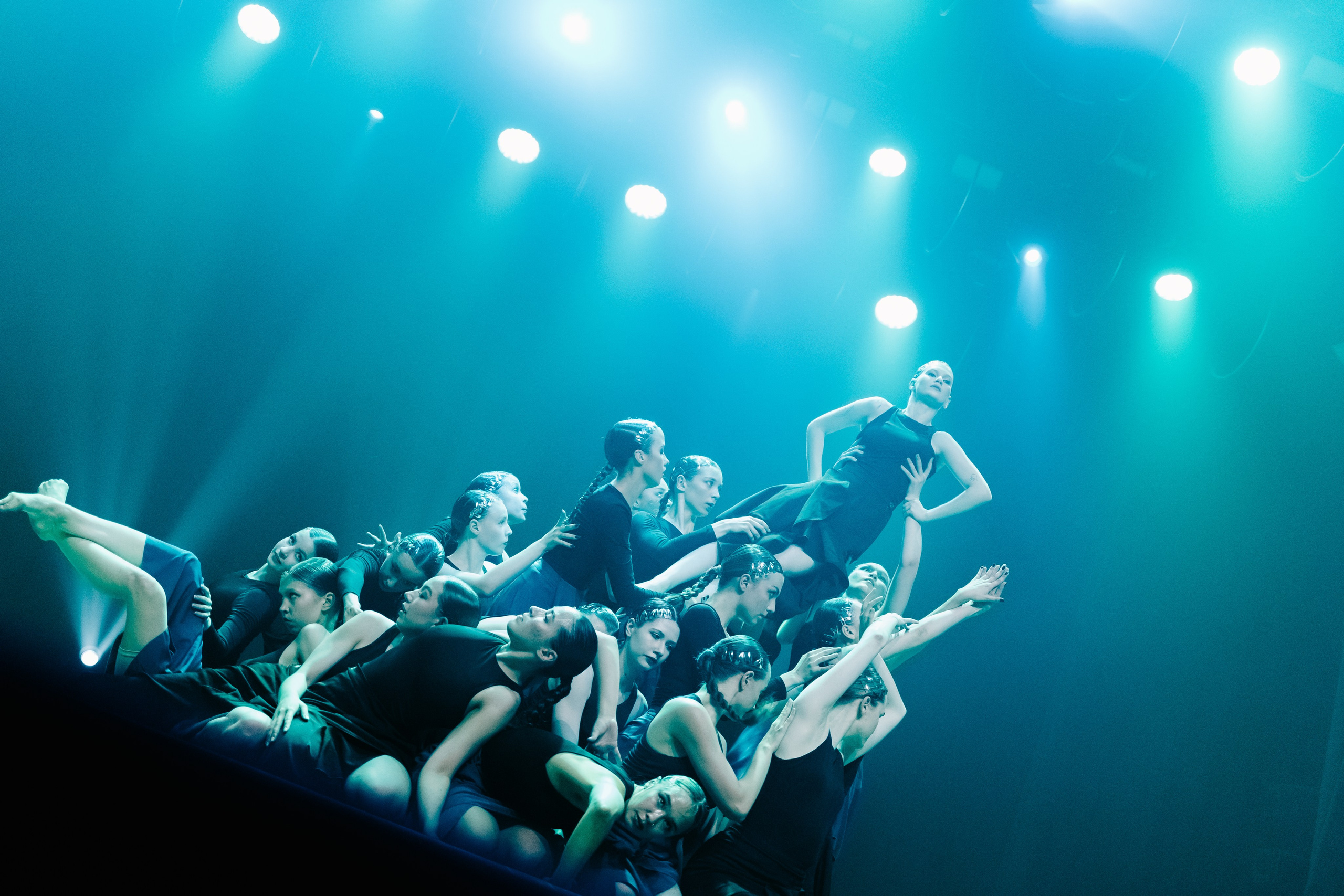 Спектакль «Песнь сирен». Главная