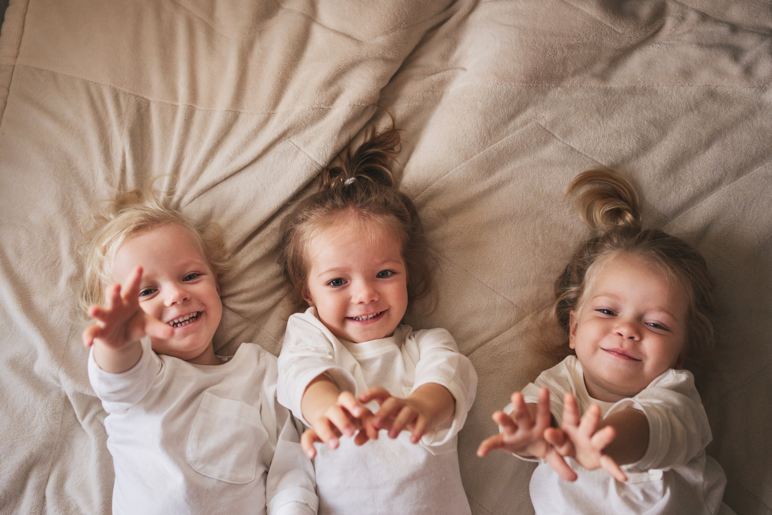 Тройняшки София, Марта, Катюша и их родители. Семейный фотограф Новосибирск. Семейный фотограф, фотосессия беременности в Новосибирске Кристина Киб