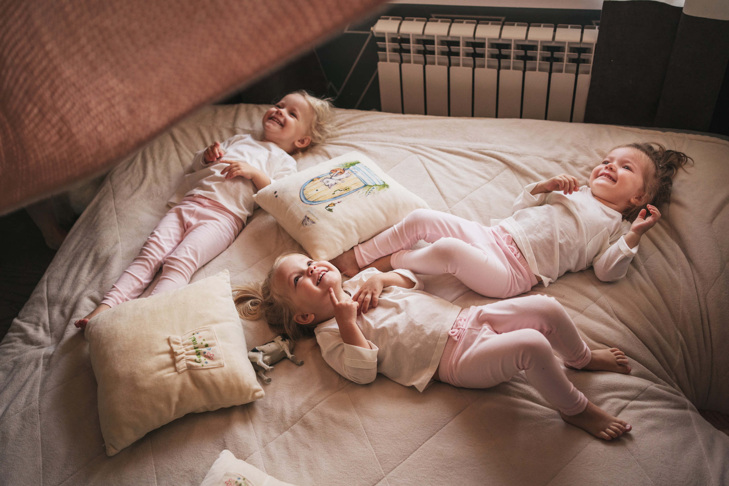 Тройняшки София, Марта, Катюша и их родители. Семейный фотограф Новосибирск. Семейный фотограф, фотосессия беременности в Новосибирске Кристина Киб